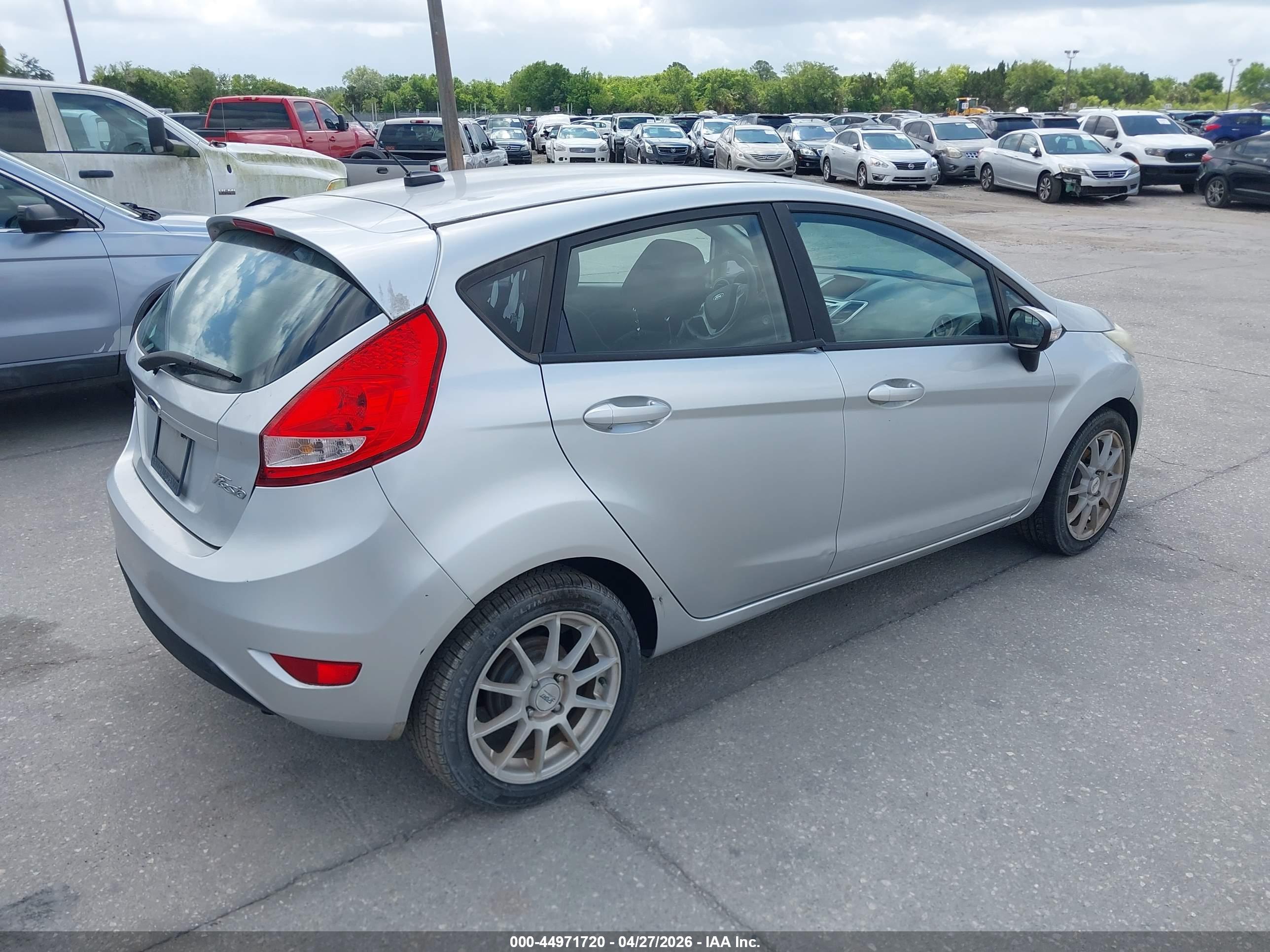 FORD FIESTA image 4
