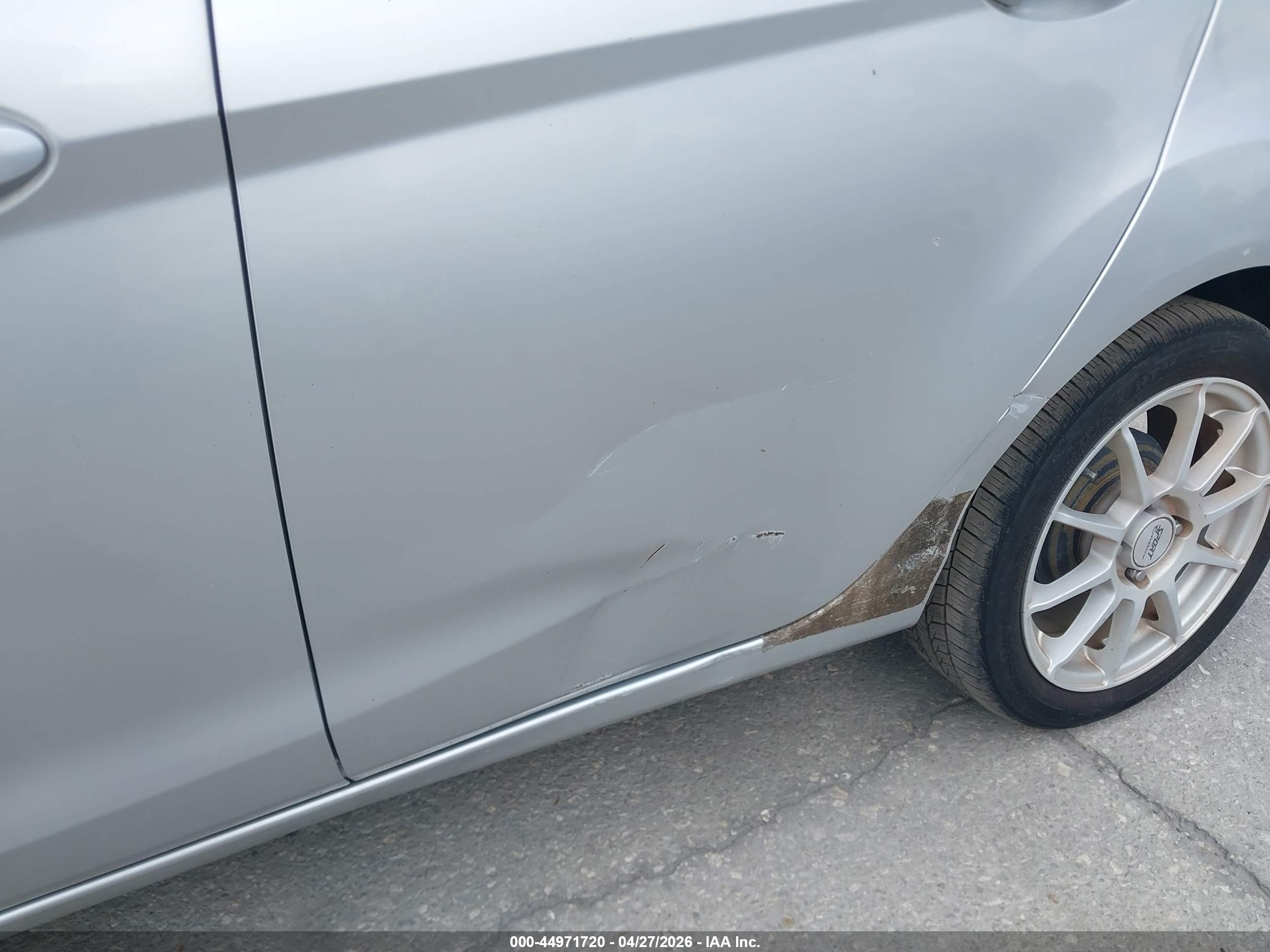 FORD FIESTA image 6