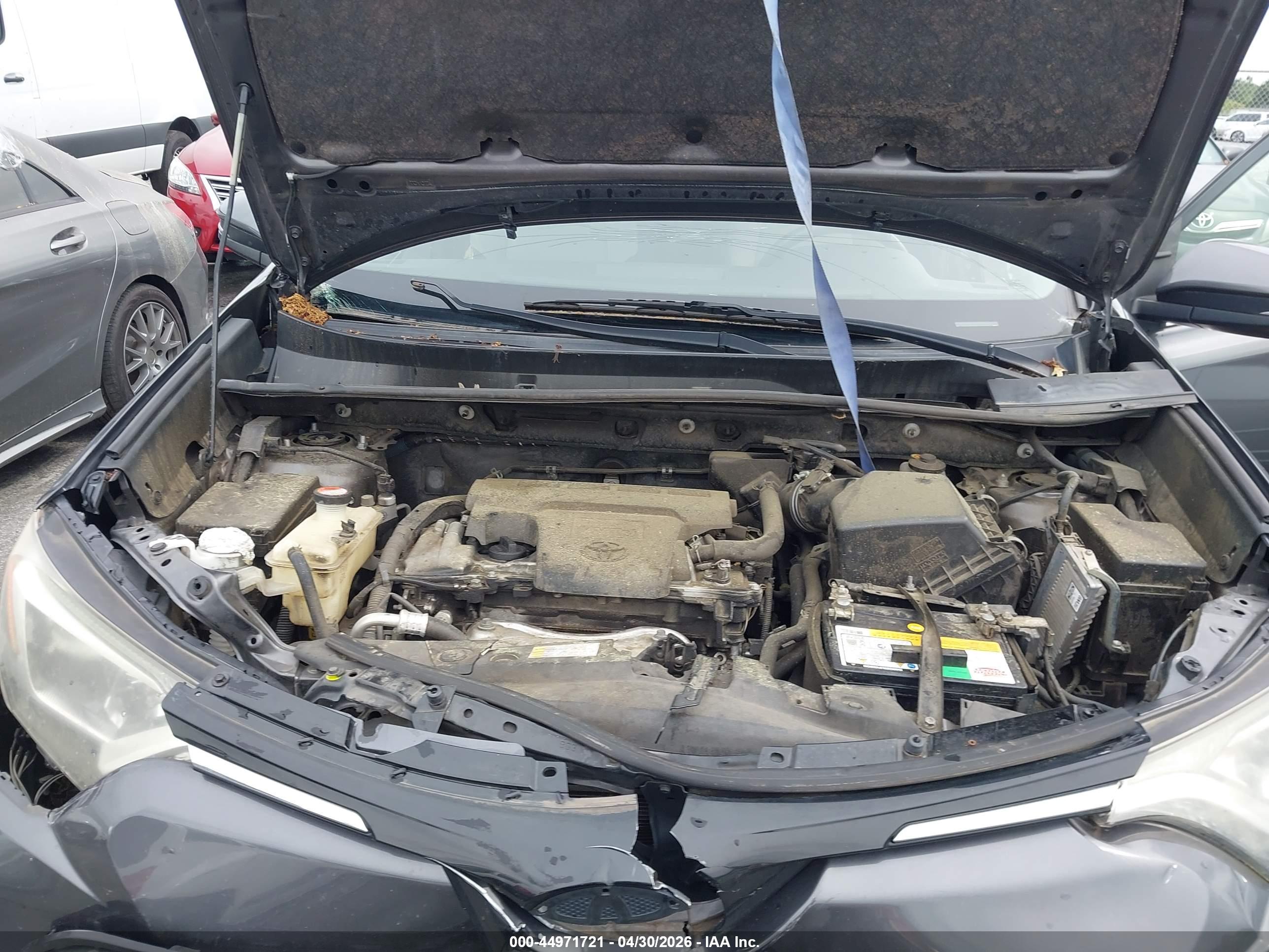 TOYOTA RAV4 image 10