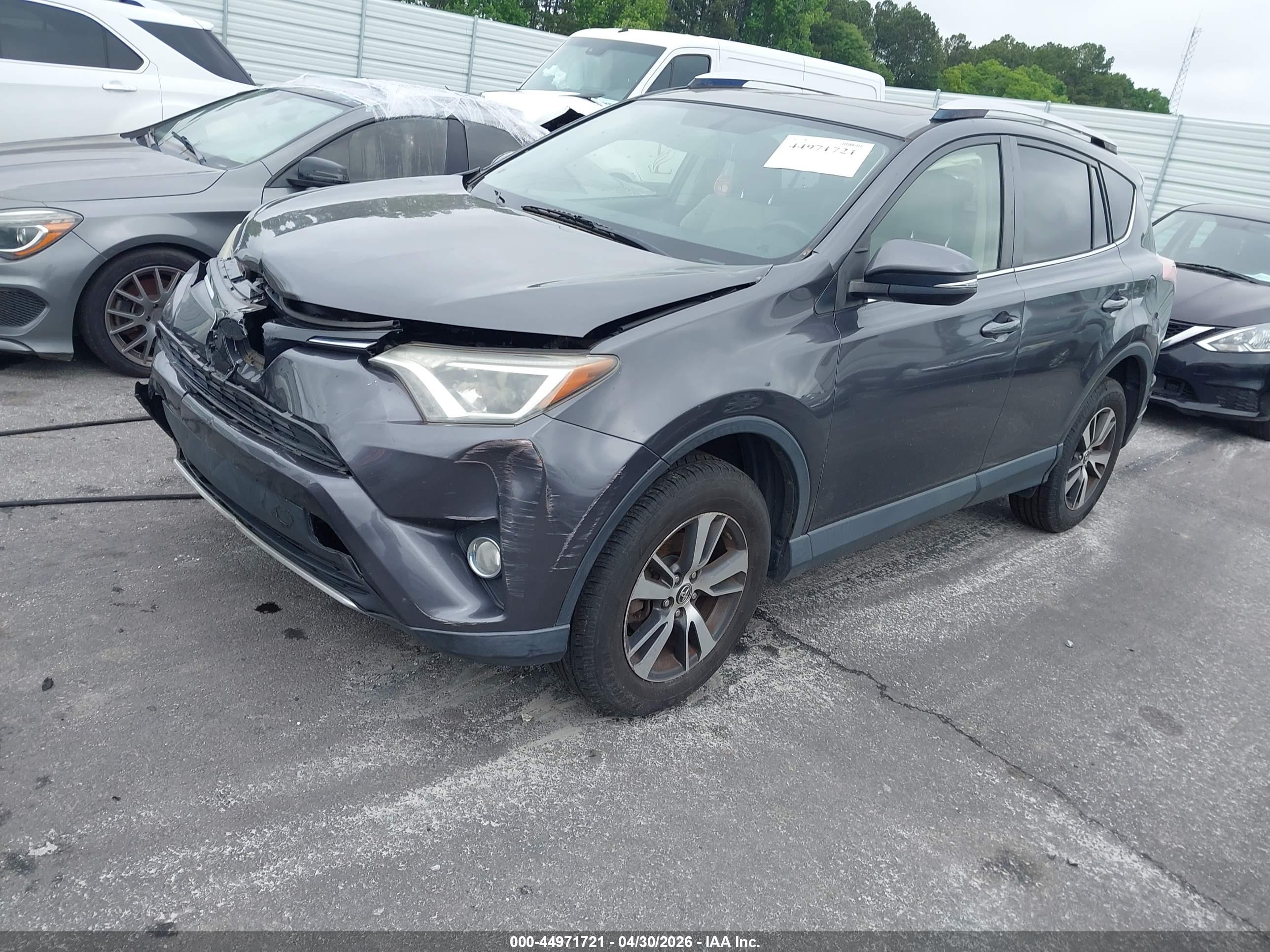 TOYOTA RAV4 image 2
