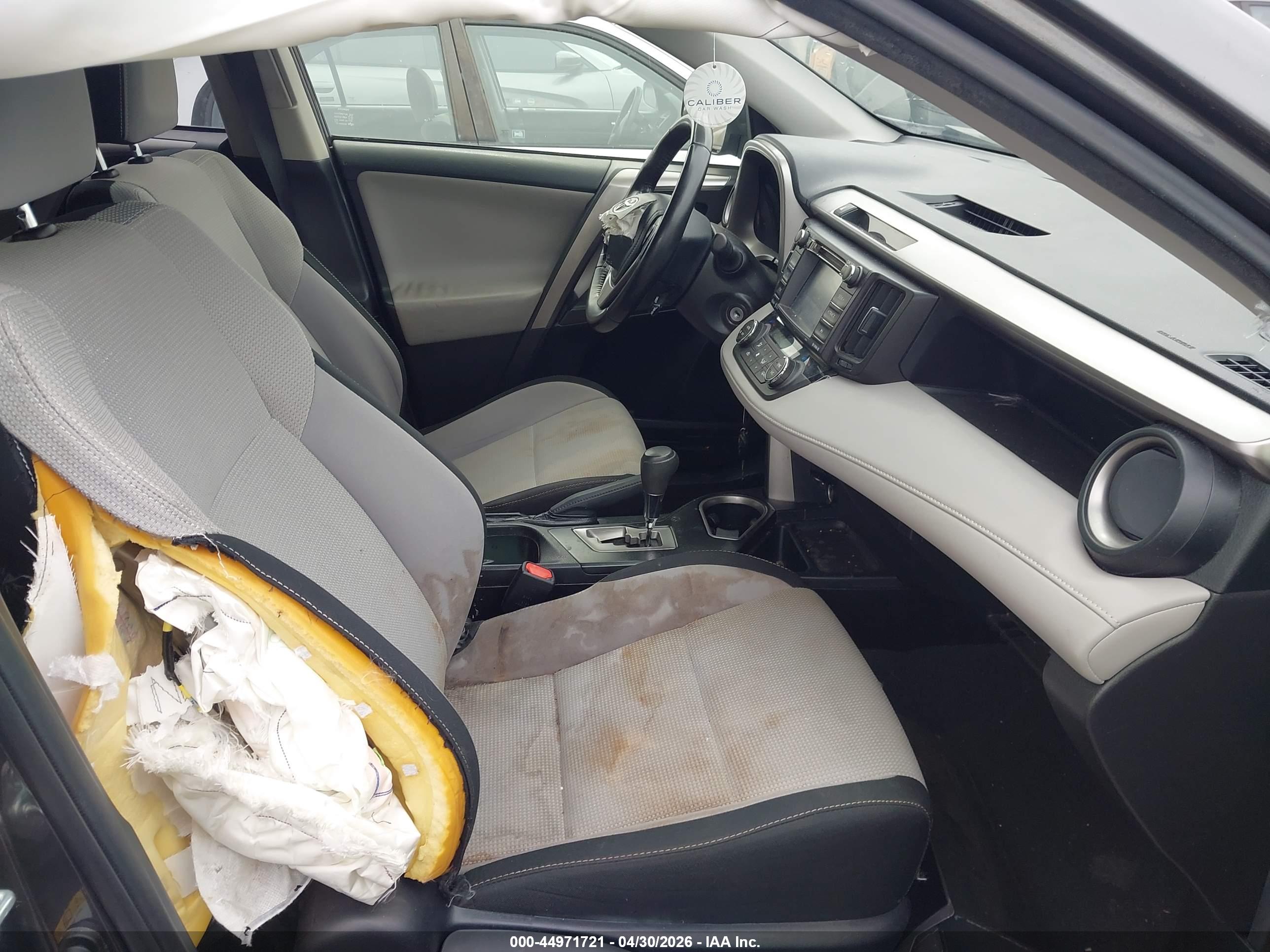 TOYOTA RAV4 image 5