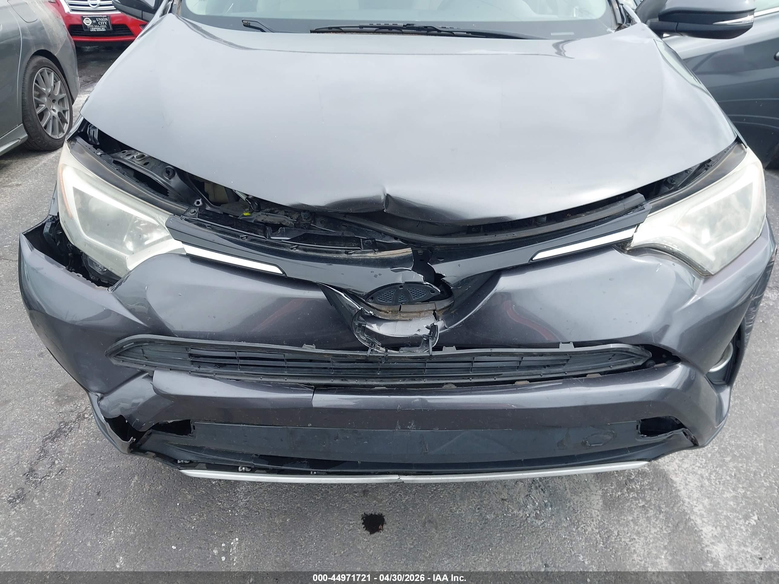 TOYOTA RAV4 image 6