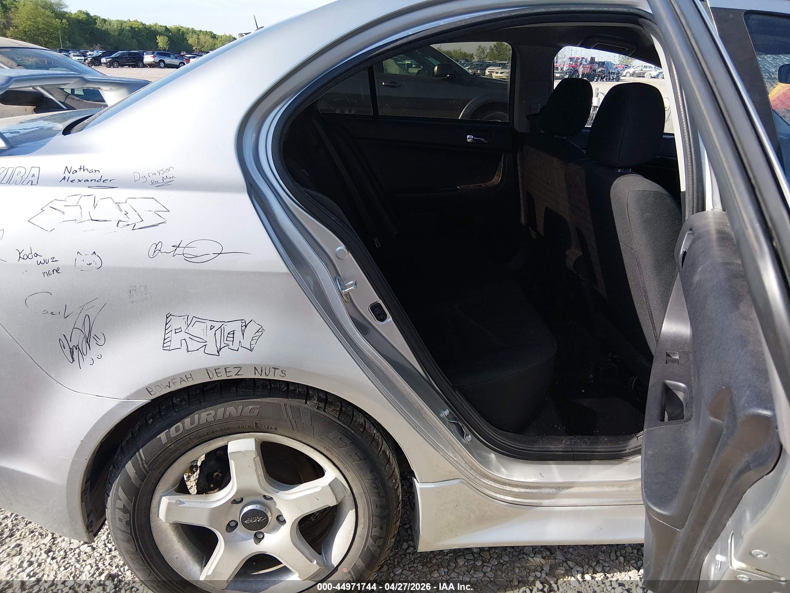 MITSUBISHI LANCER image 8