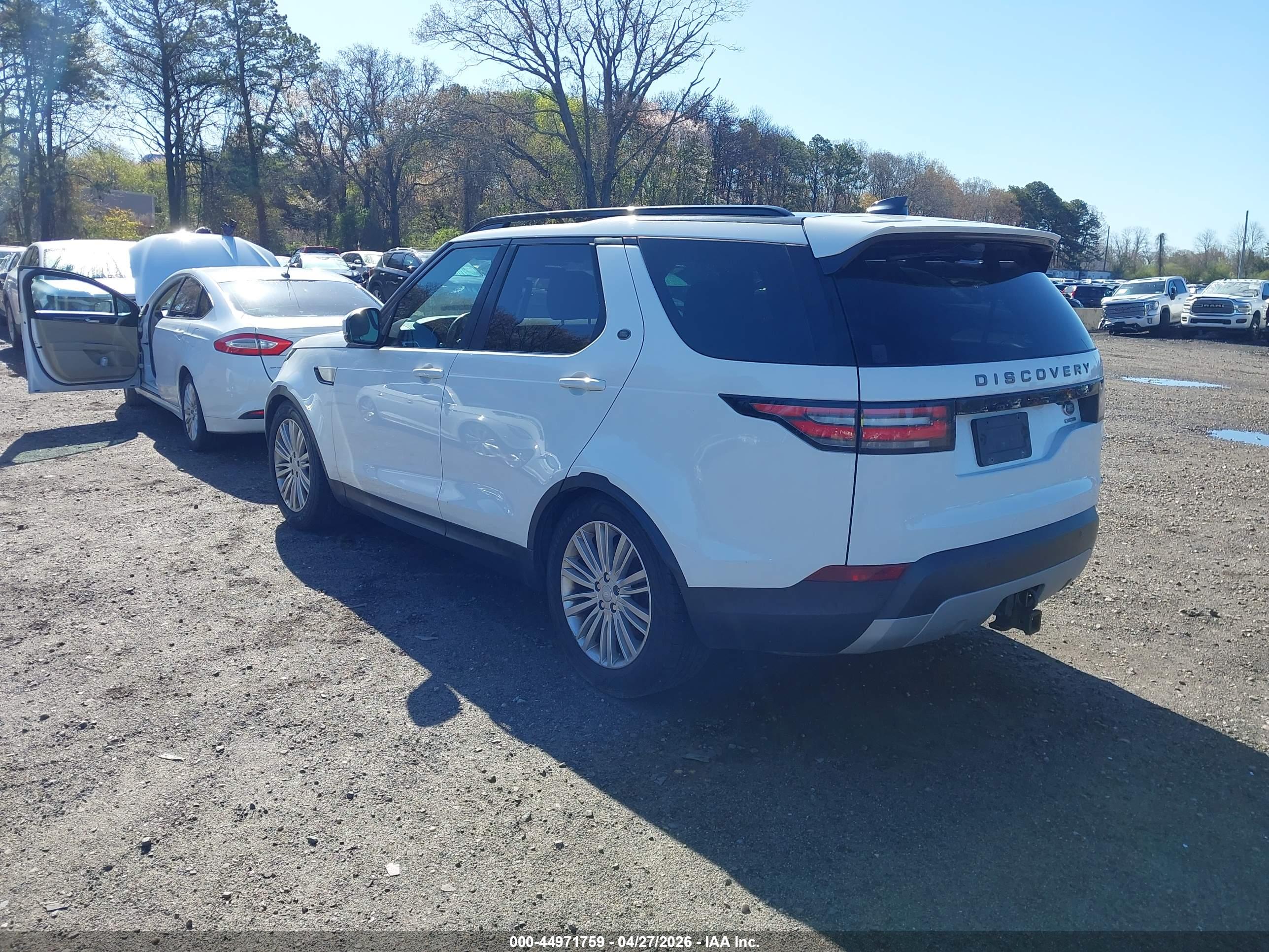 LAND ROVER image 3