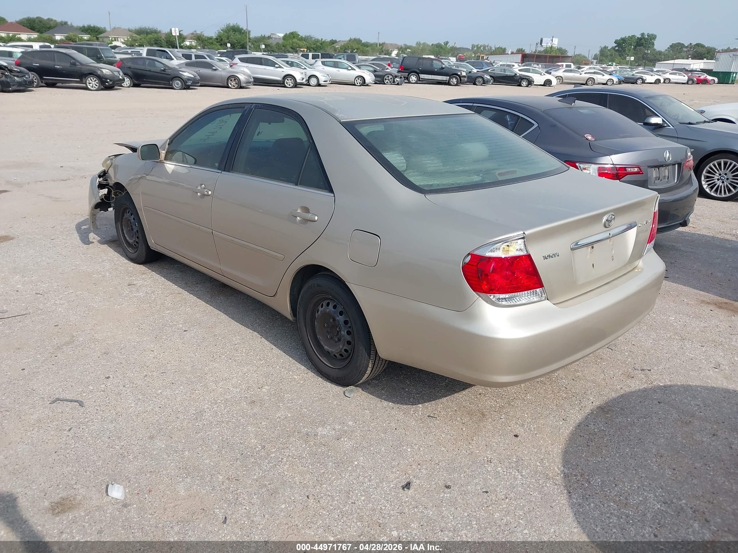 TOYOTA CAMRY image 3