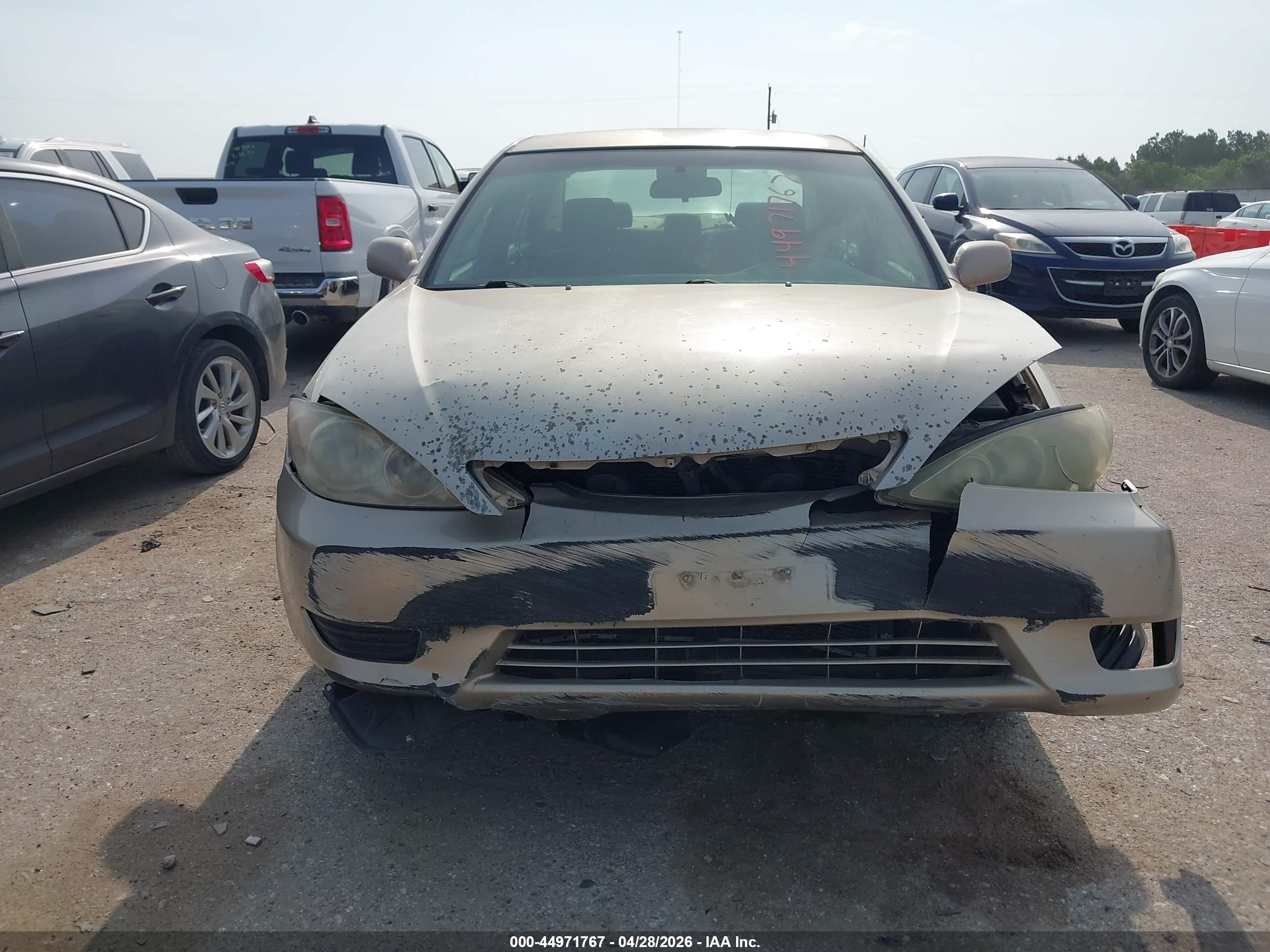 TOYOTA CAMRY image 6
