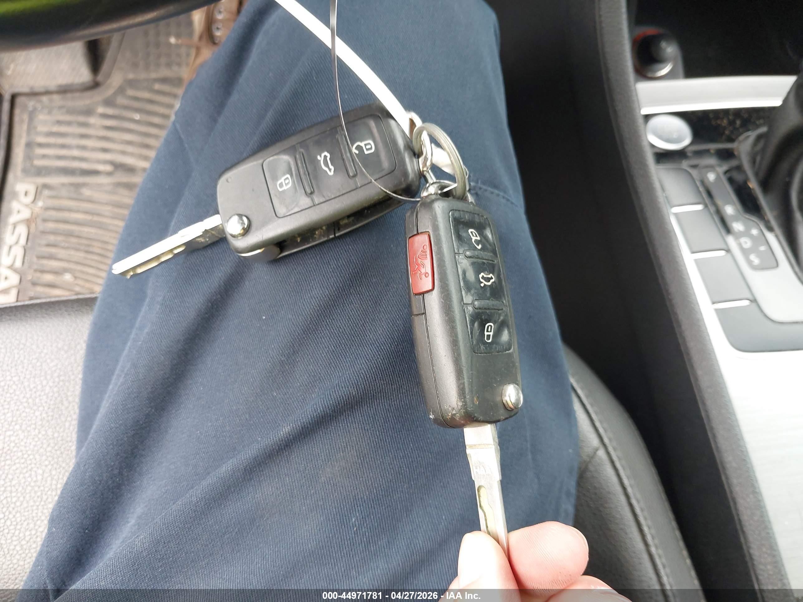 VOLKSWAGEN PASSAT image 11