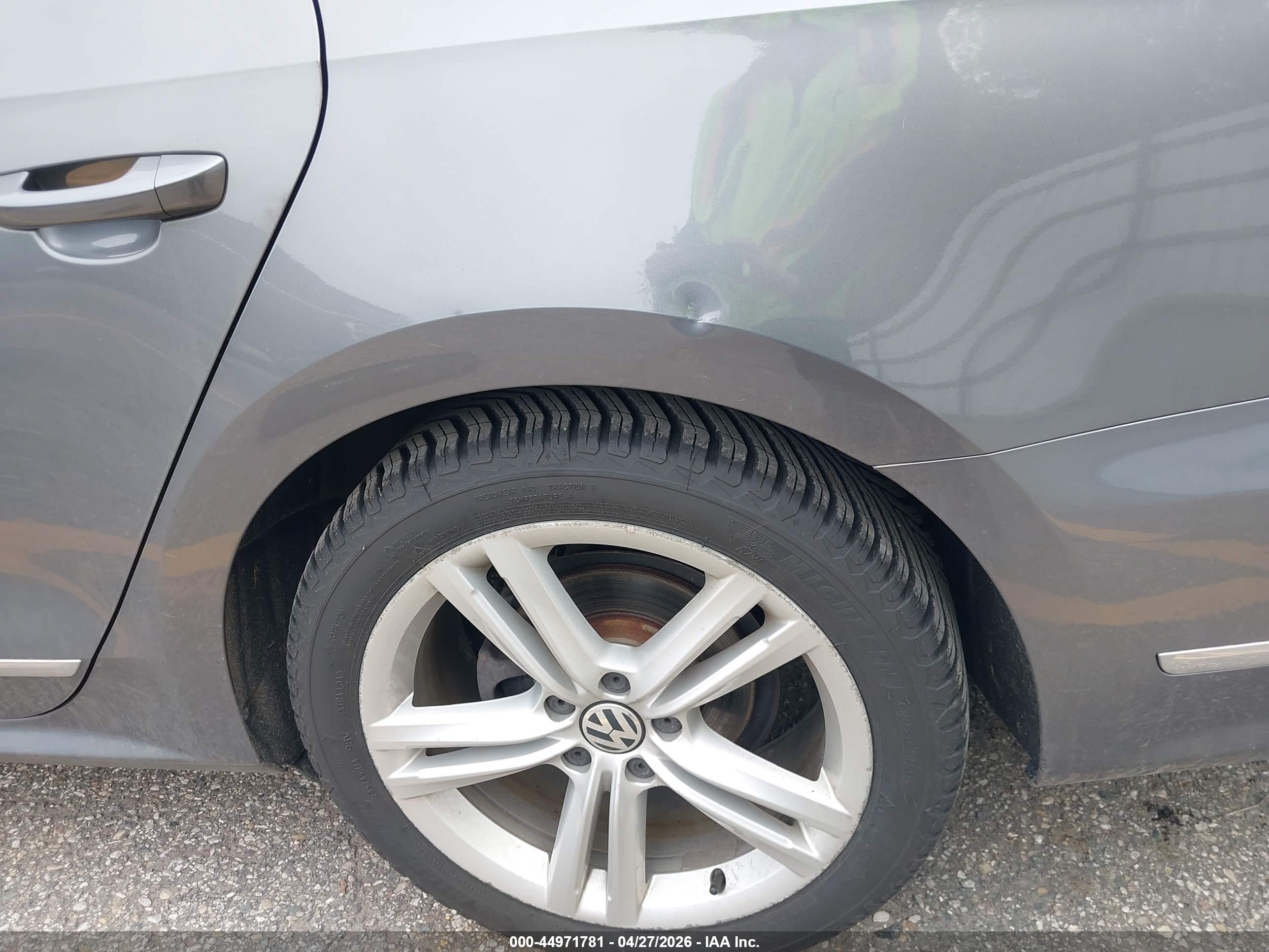 VOLKSWAGEN PASSAT image 6