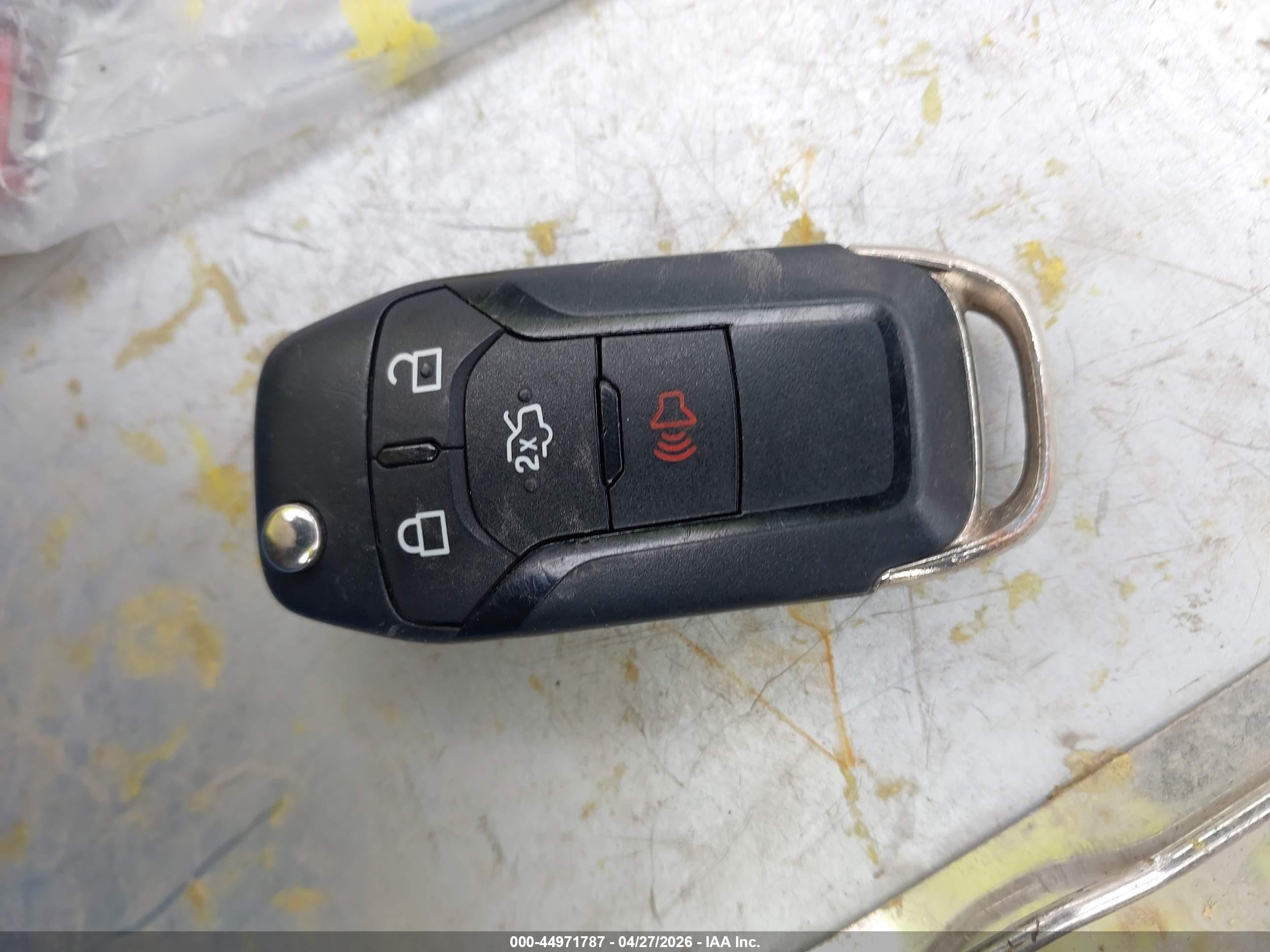 FORD FUSION image 11