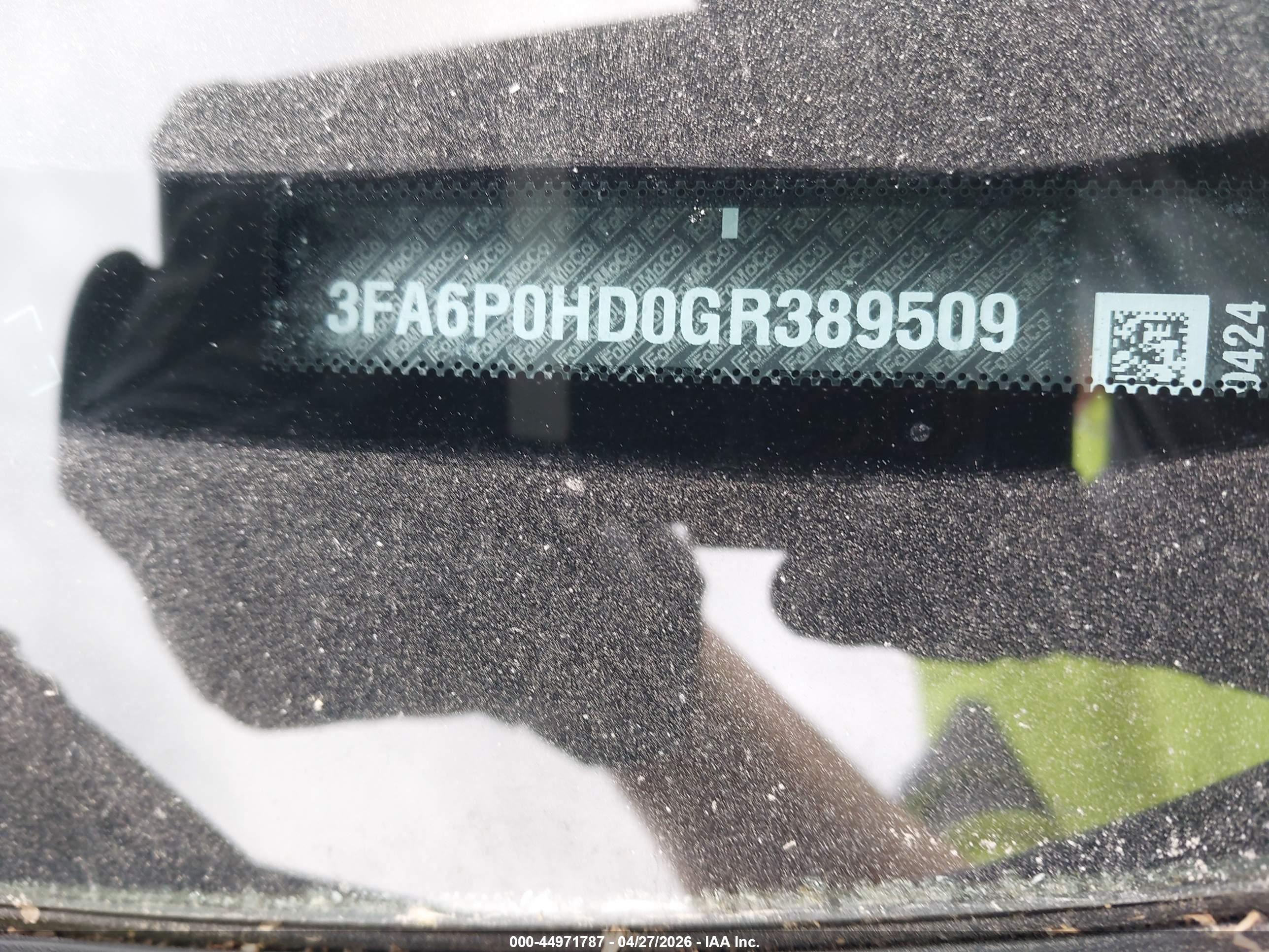 FORD FUSION image 9