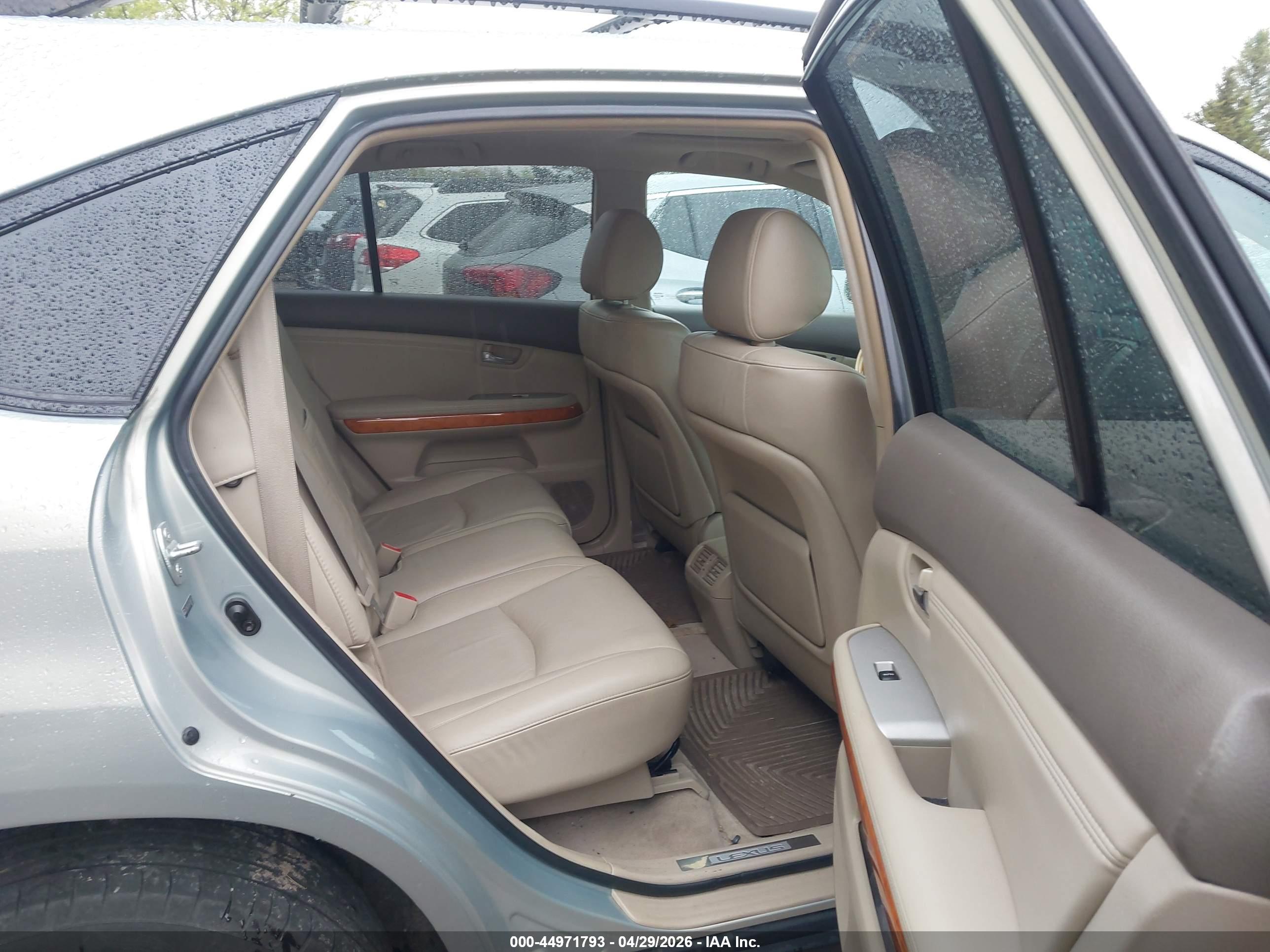 LEXUS RX image 8