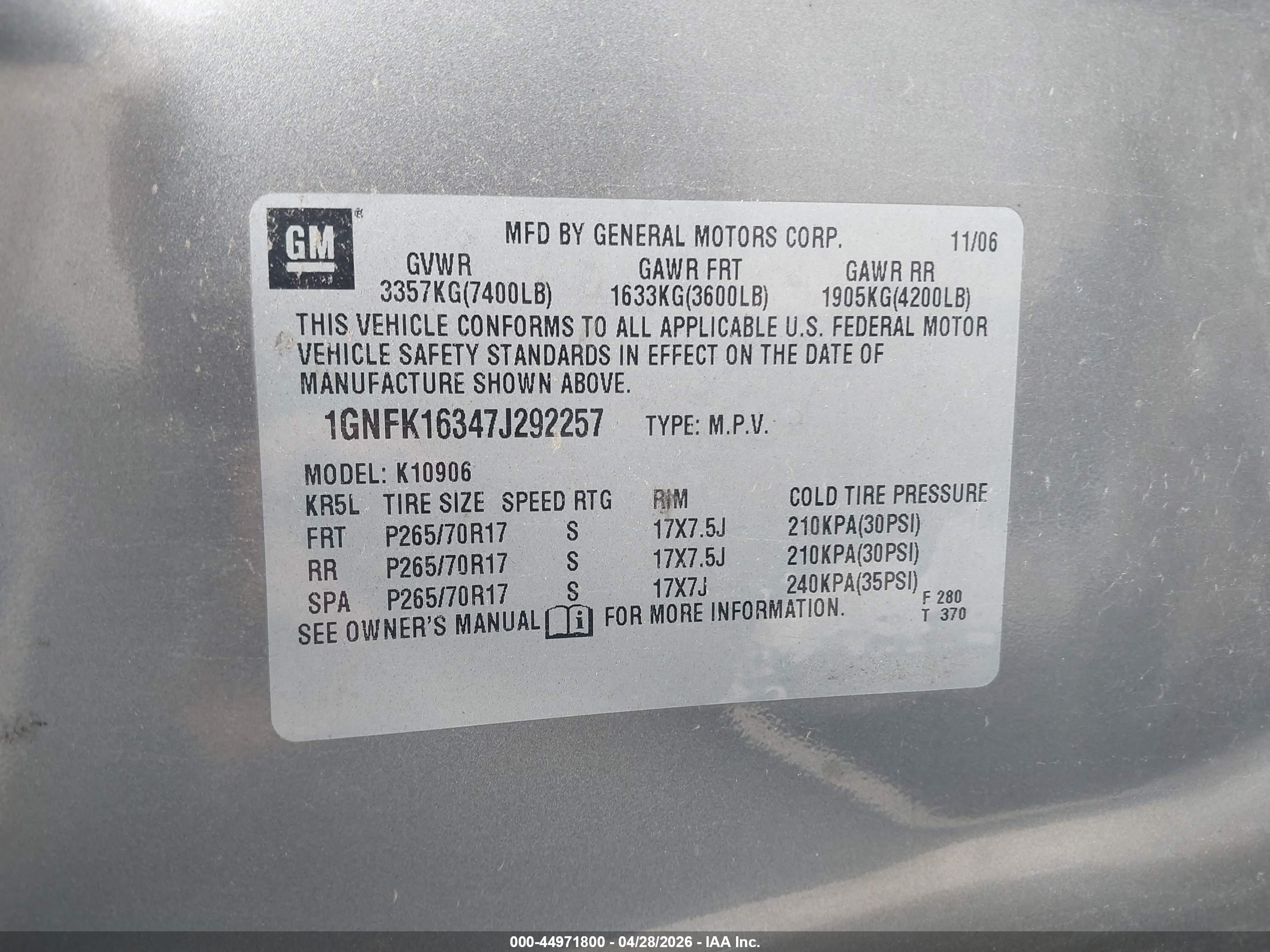 CHEVROLET SUBURBAN image 9