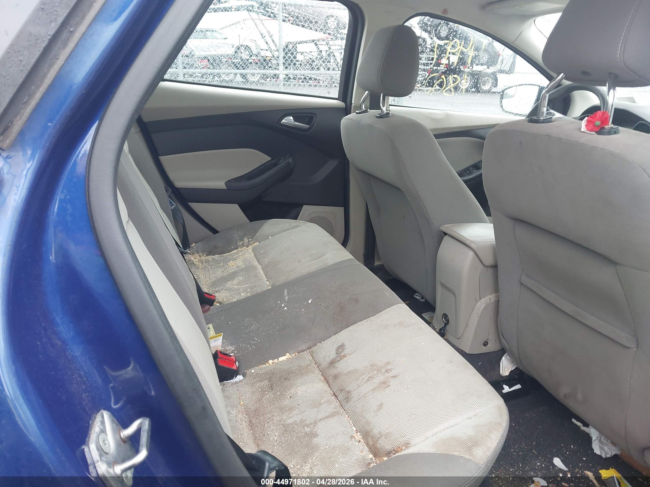 FORD FOCUS image 8