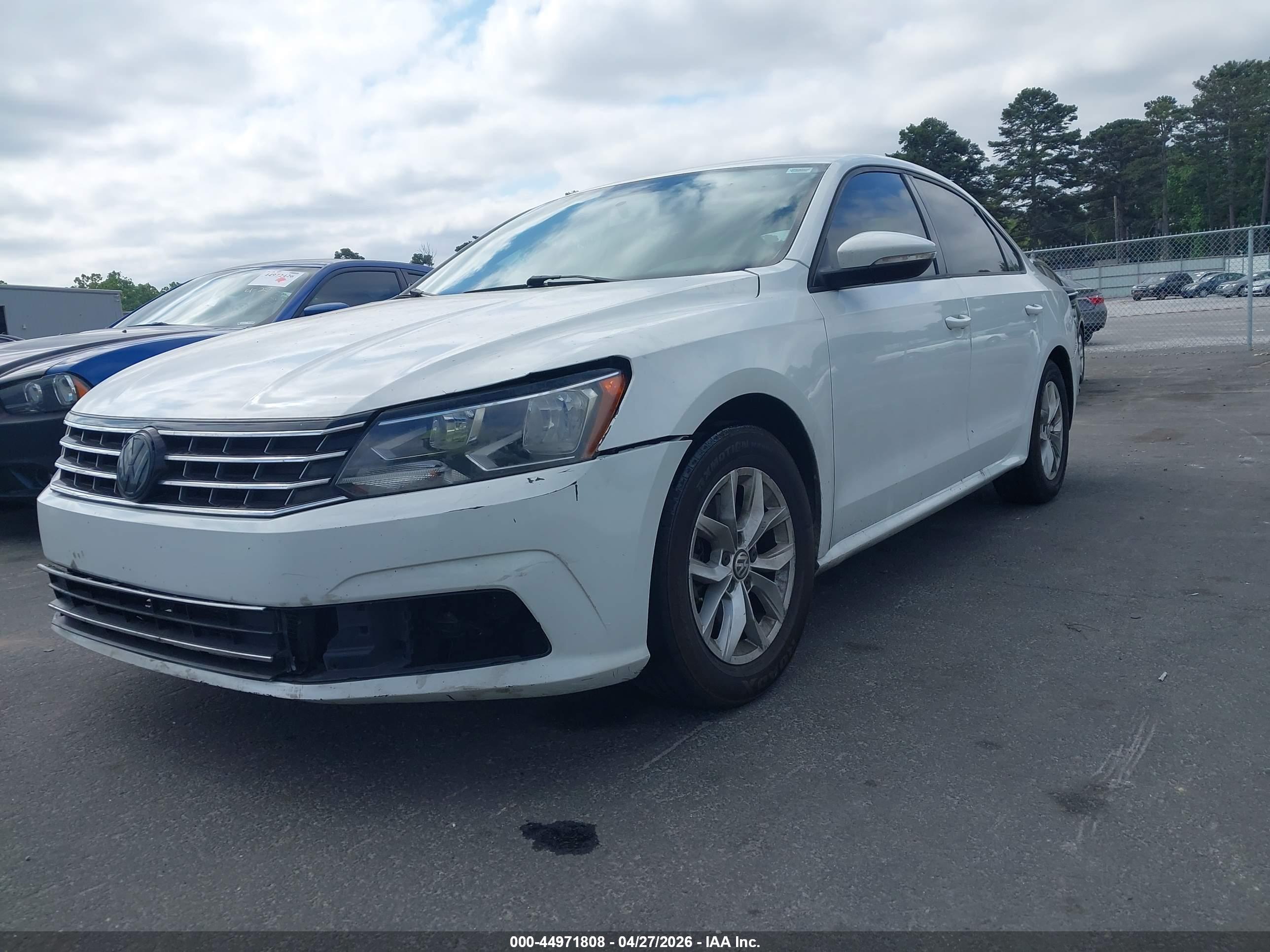 VOLKSWAGEN PASSAT image 2