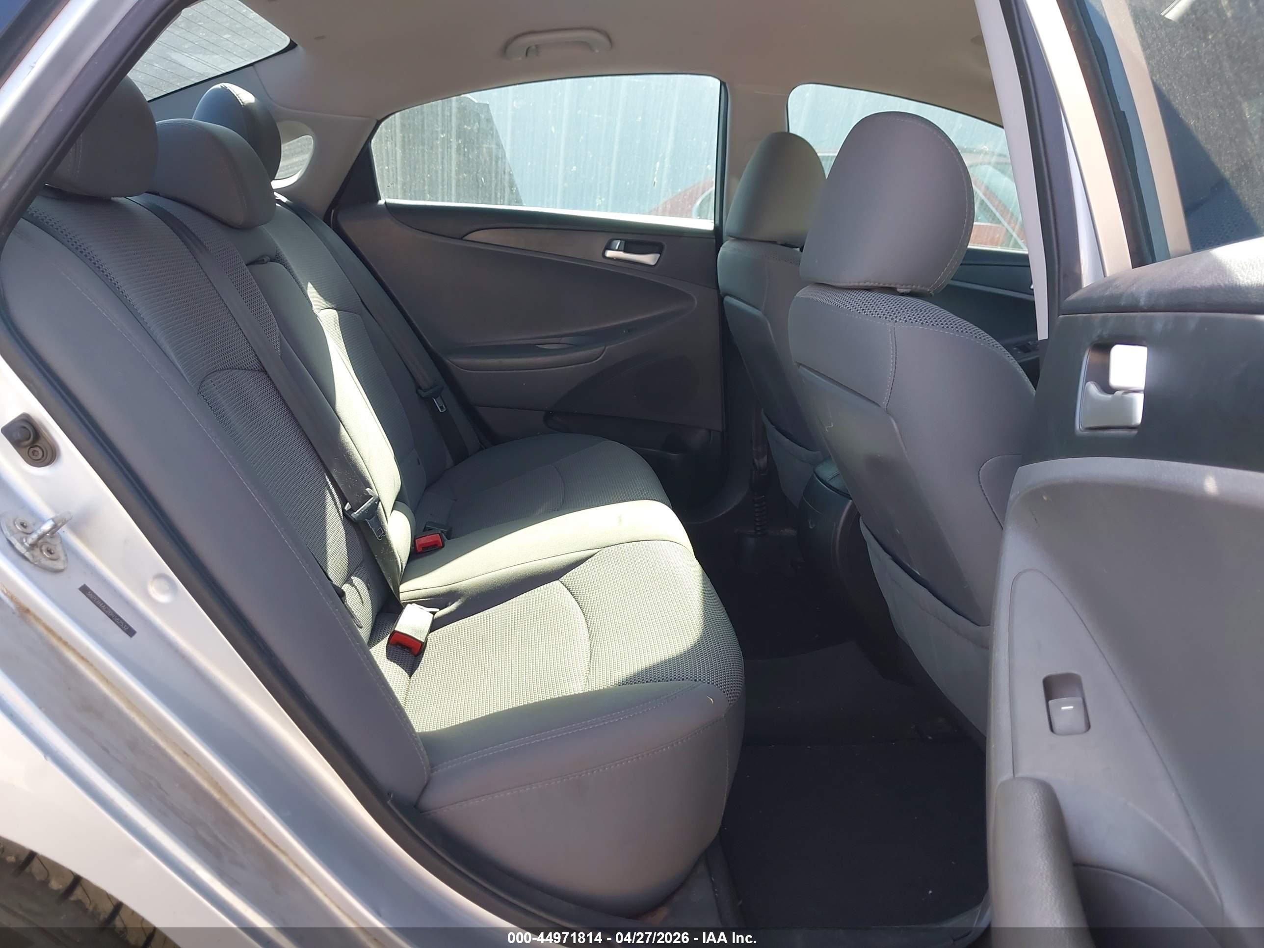 HYUNDAI SONATA image 8