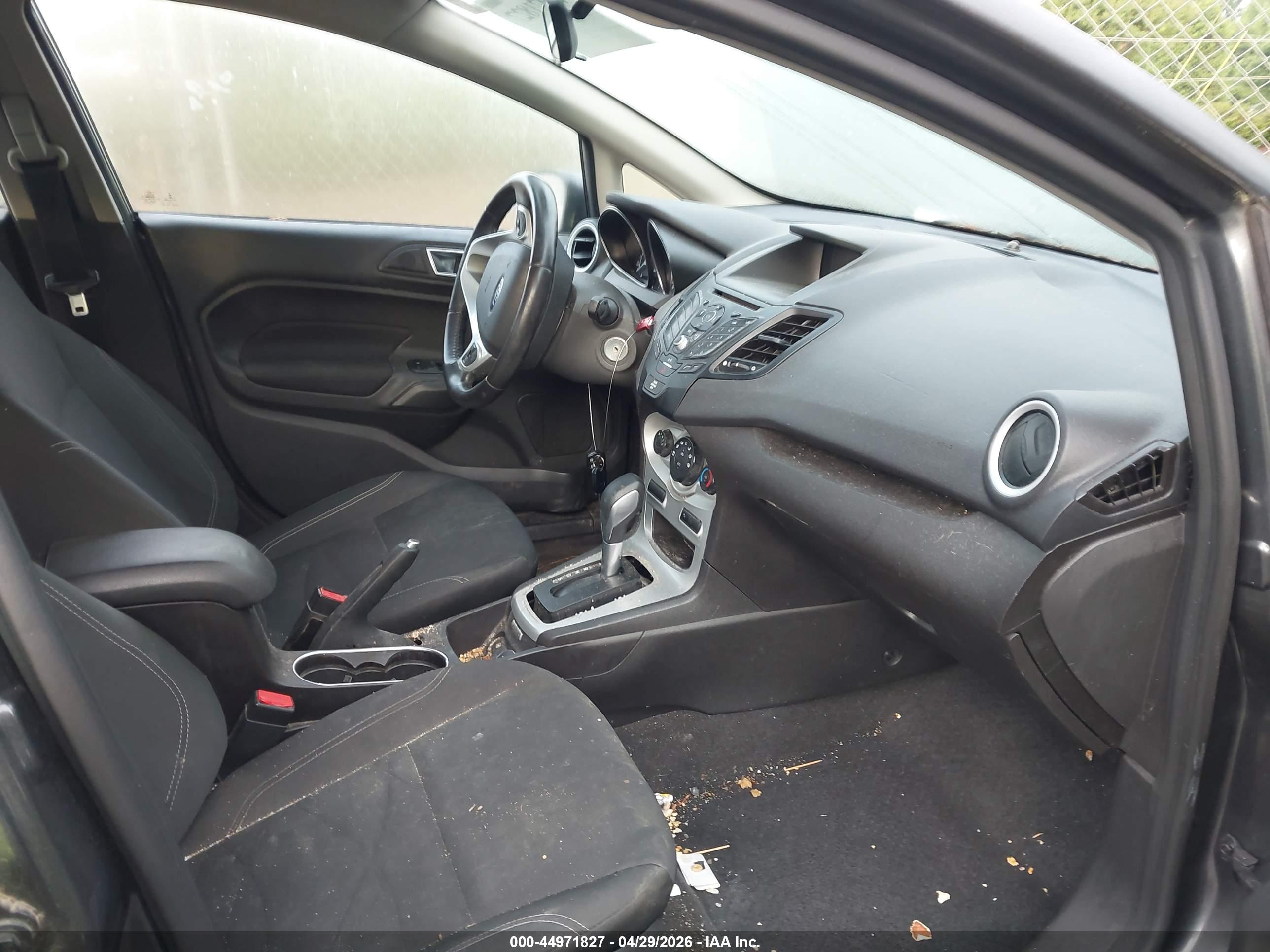 FORD FIESTA image 5