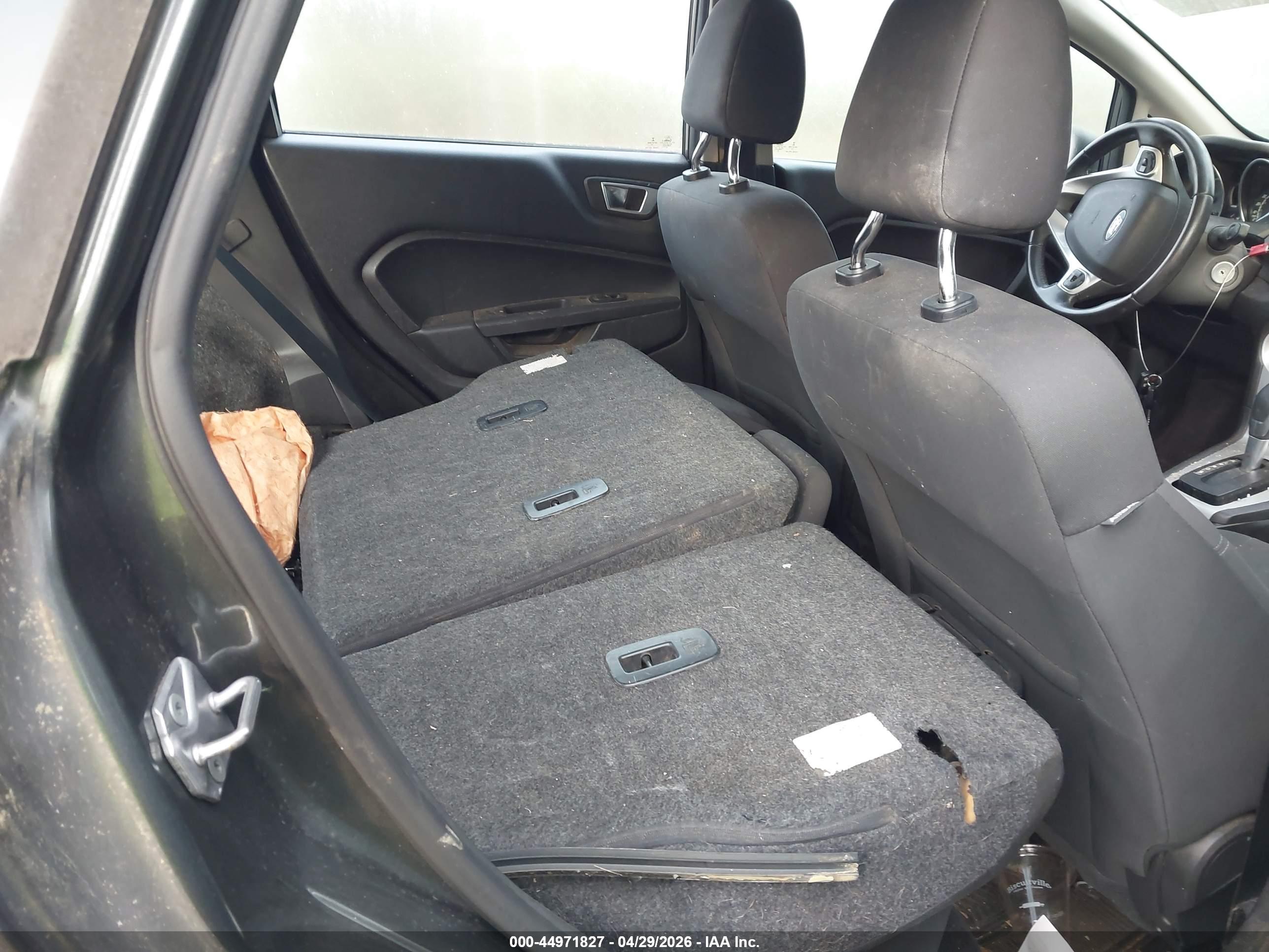 FORD FIESTA image 8