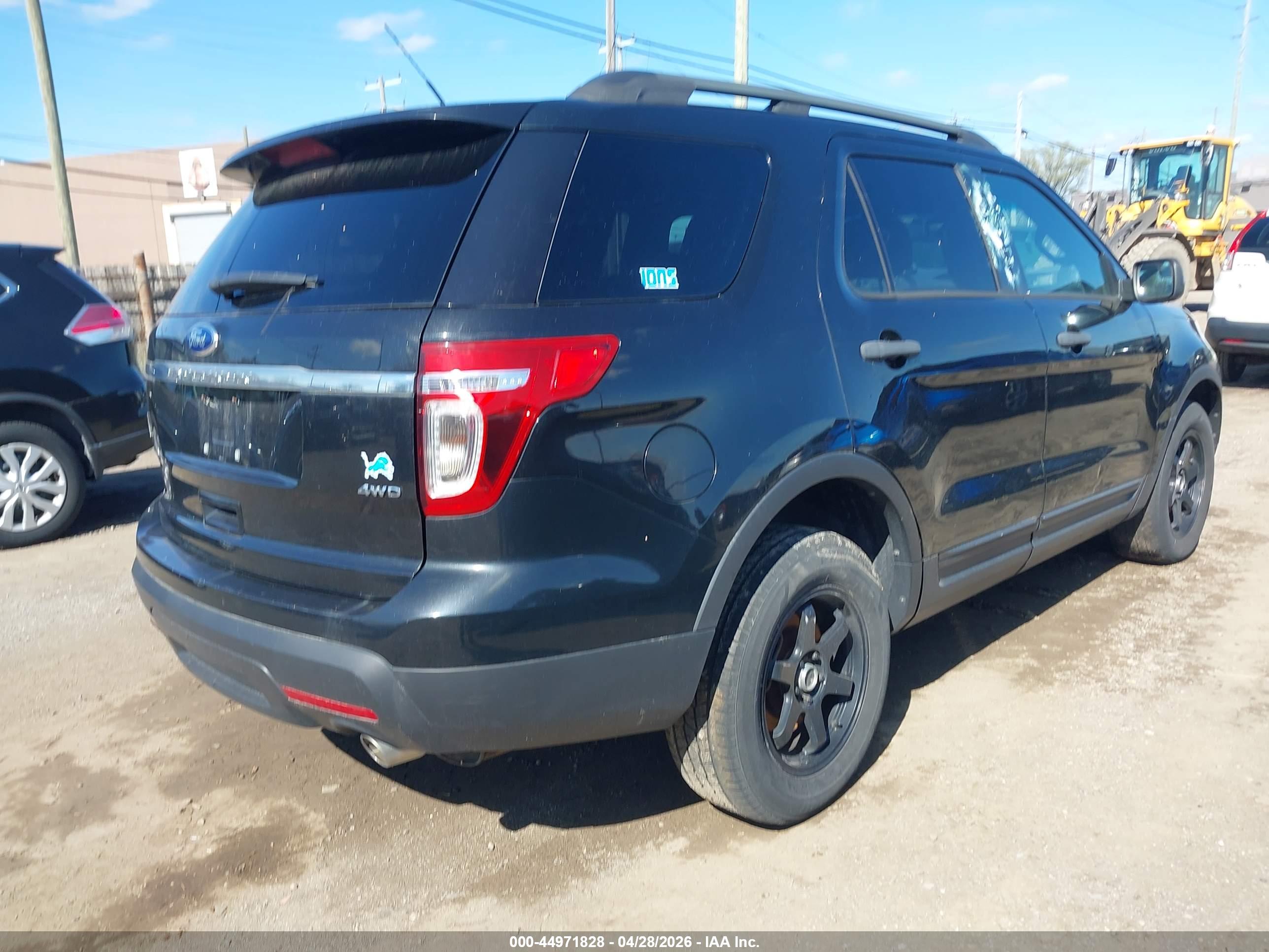 FORD EXPLORER image 4