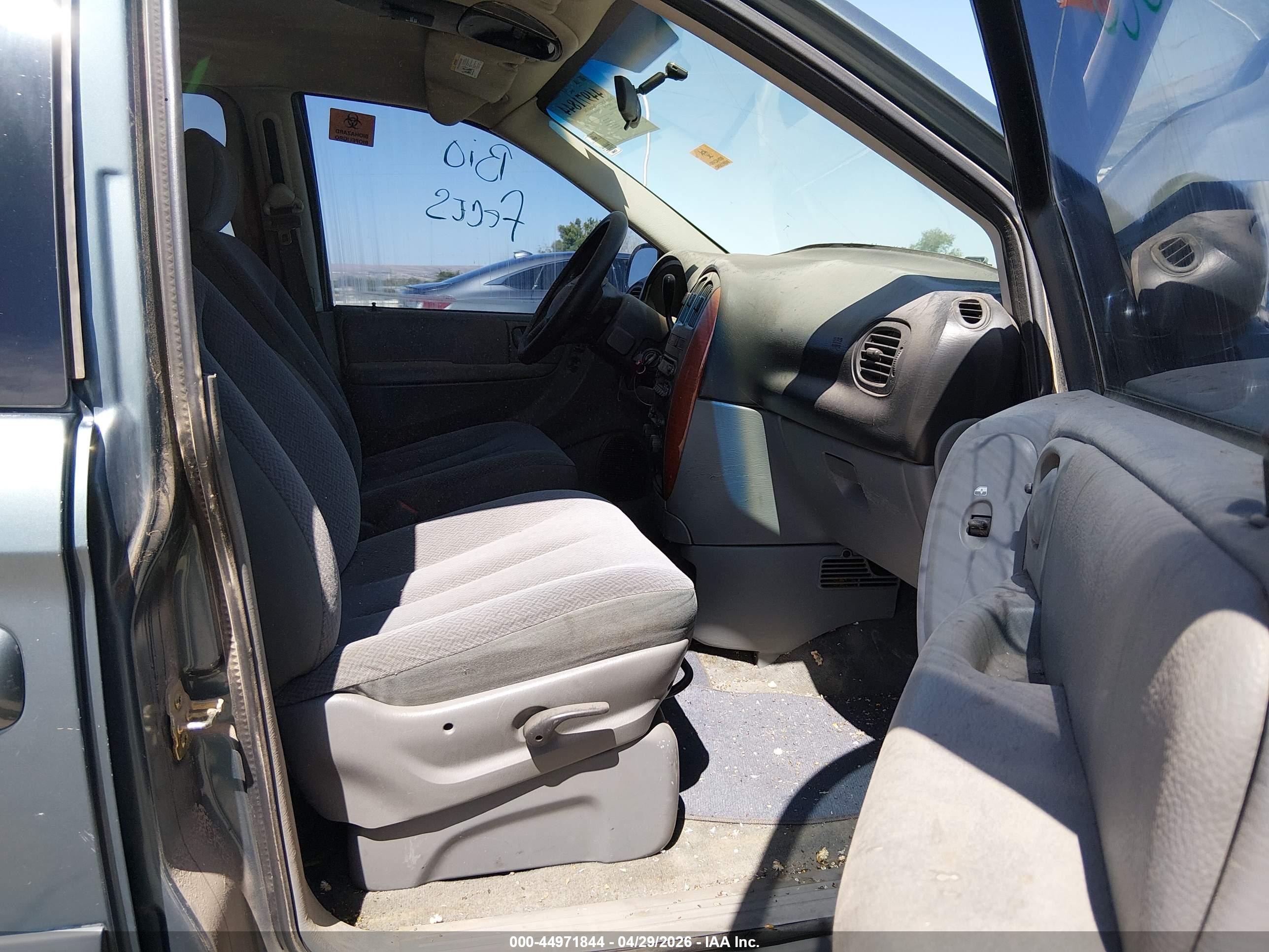CHRYSLER TOWN image 5
