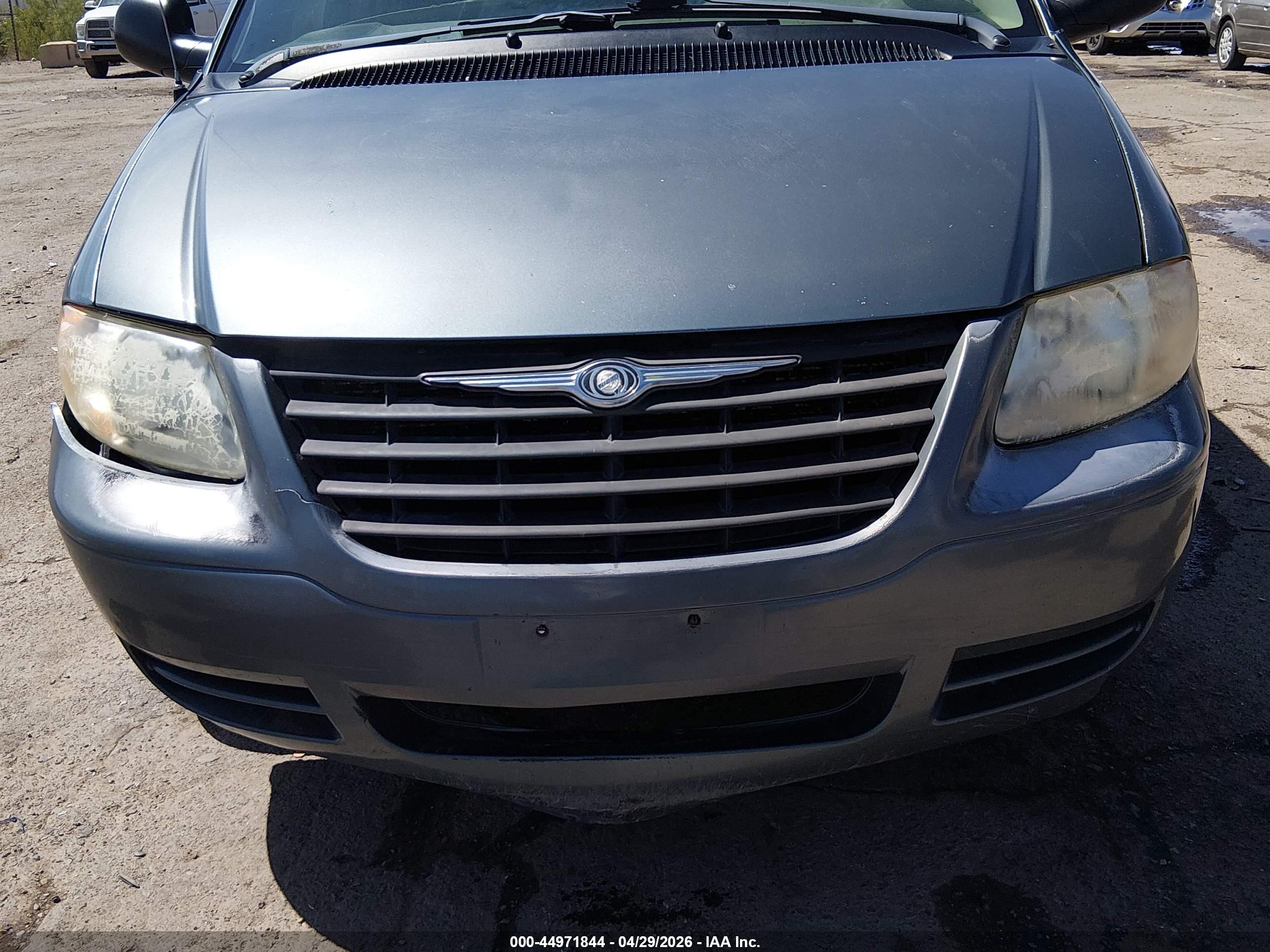 CHRYSLER TOWN image 6