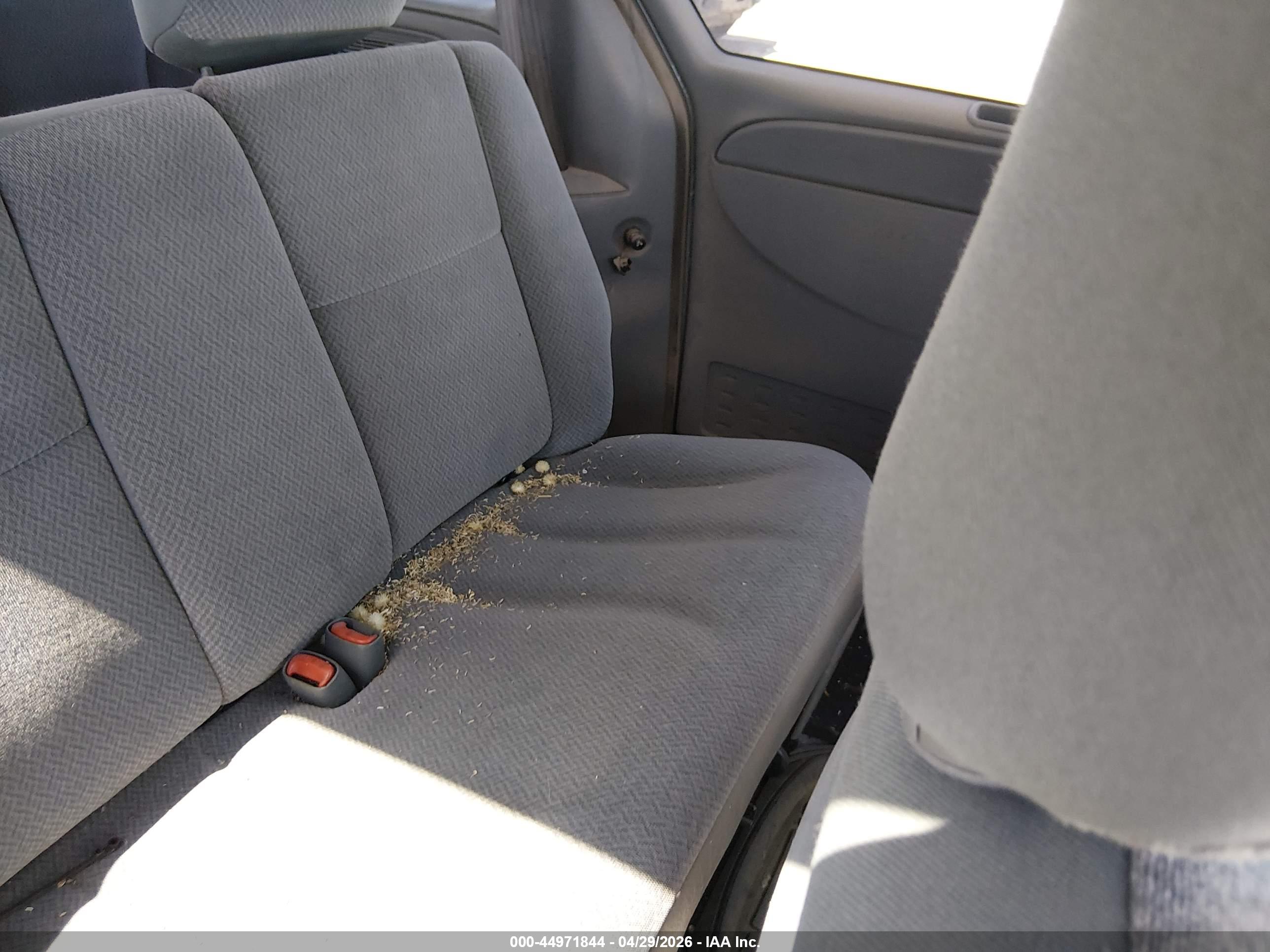 CHRYSLER TOWN image 8