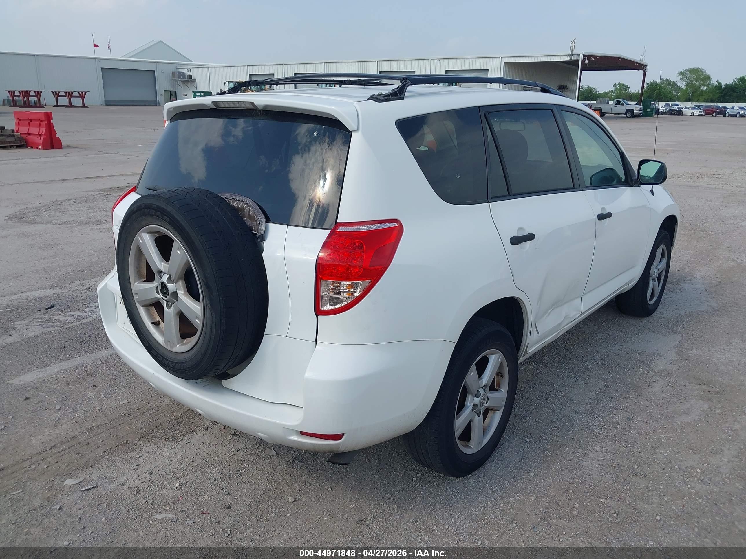 TOYOTA RAV4 image 4