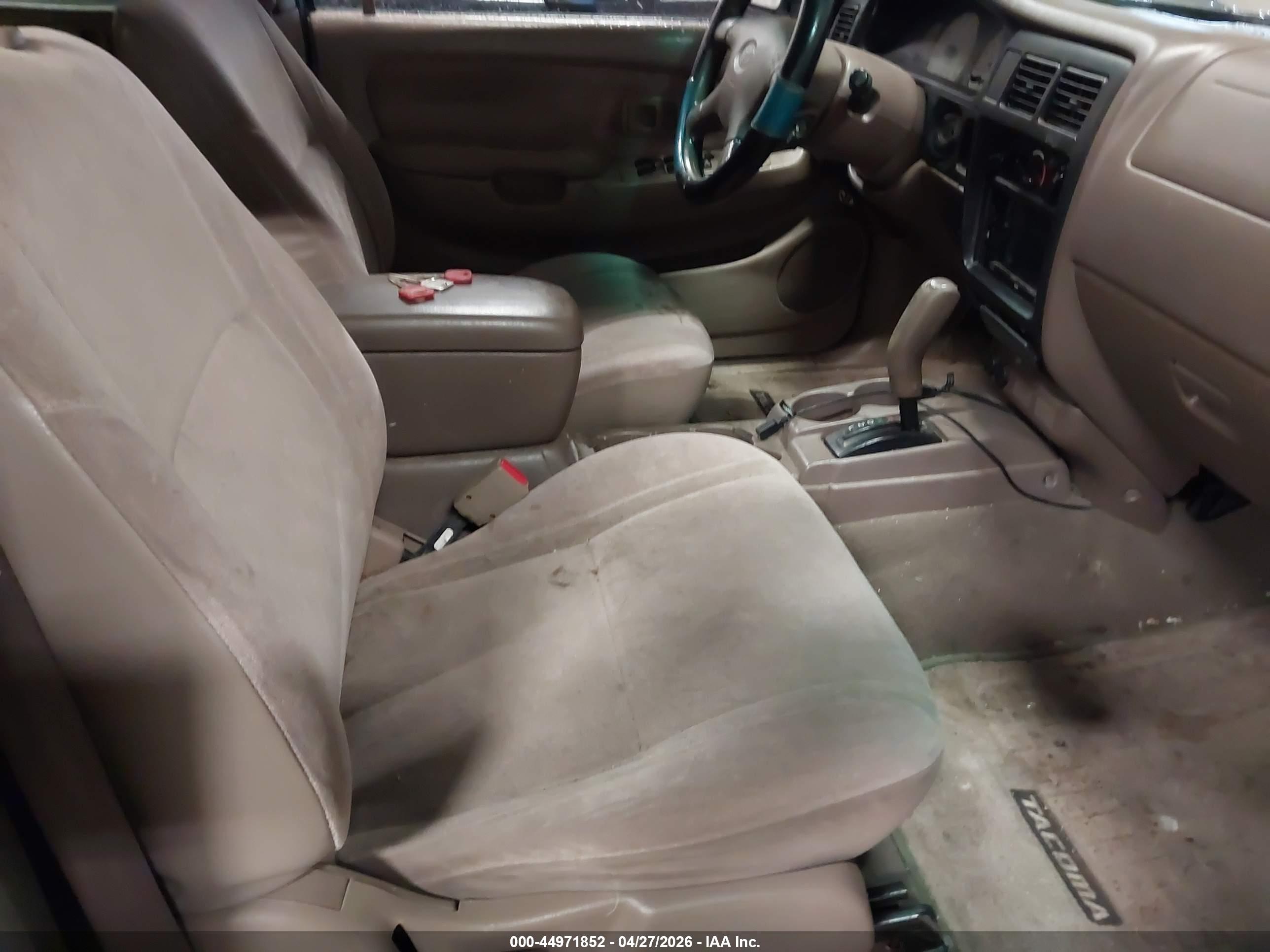 TOYOTA TACOMA image 5