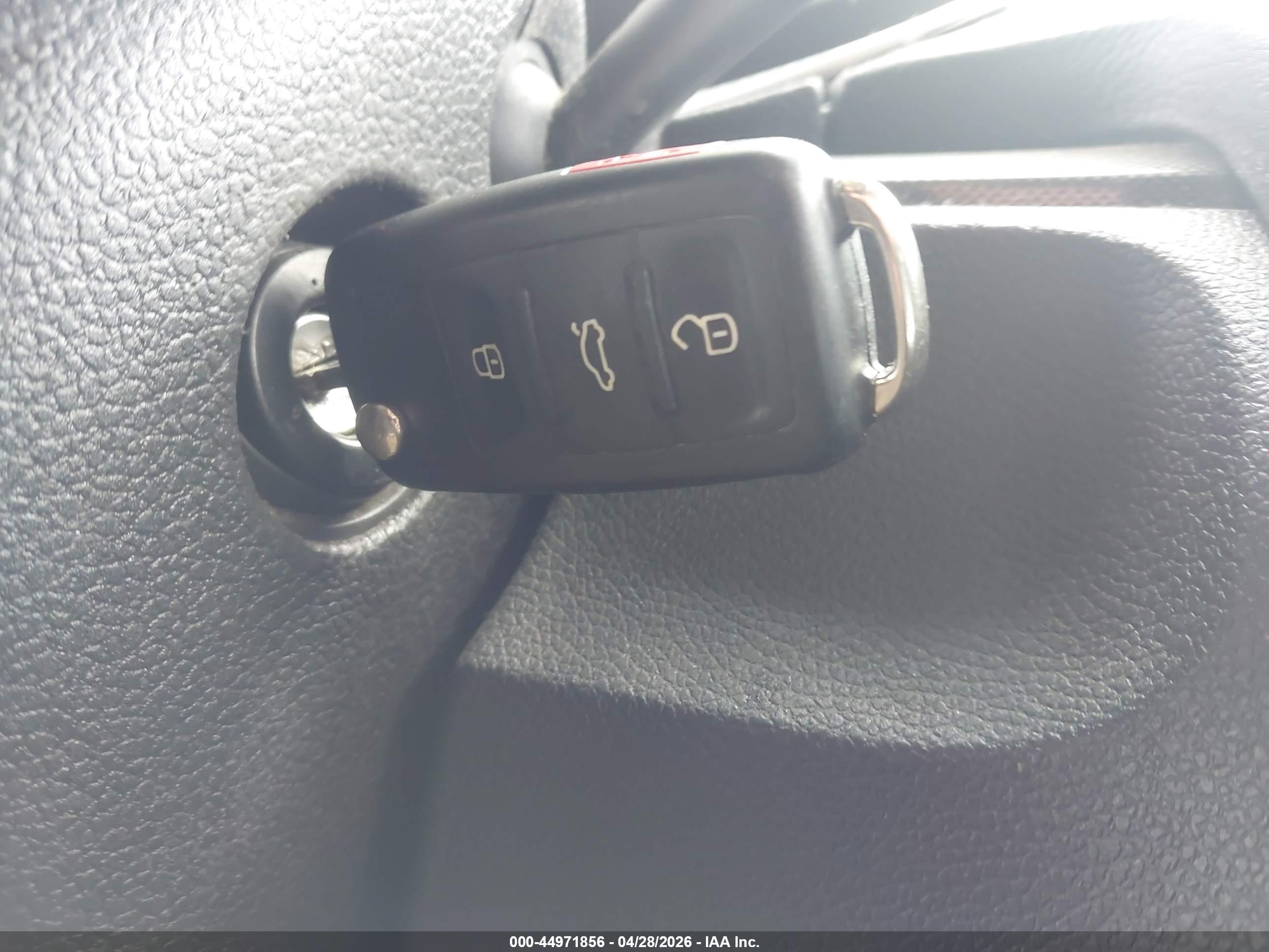 VOLKSWAGEN JETTA image 11