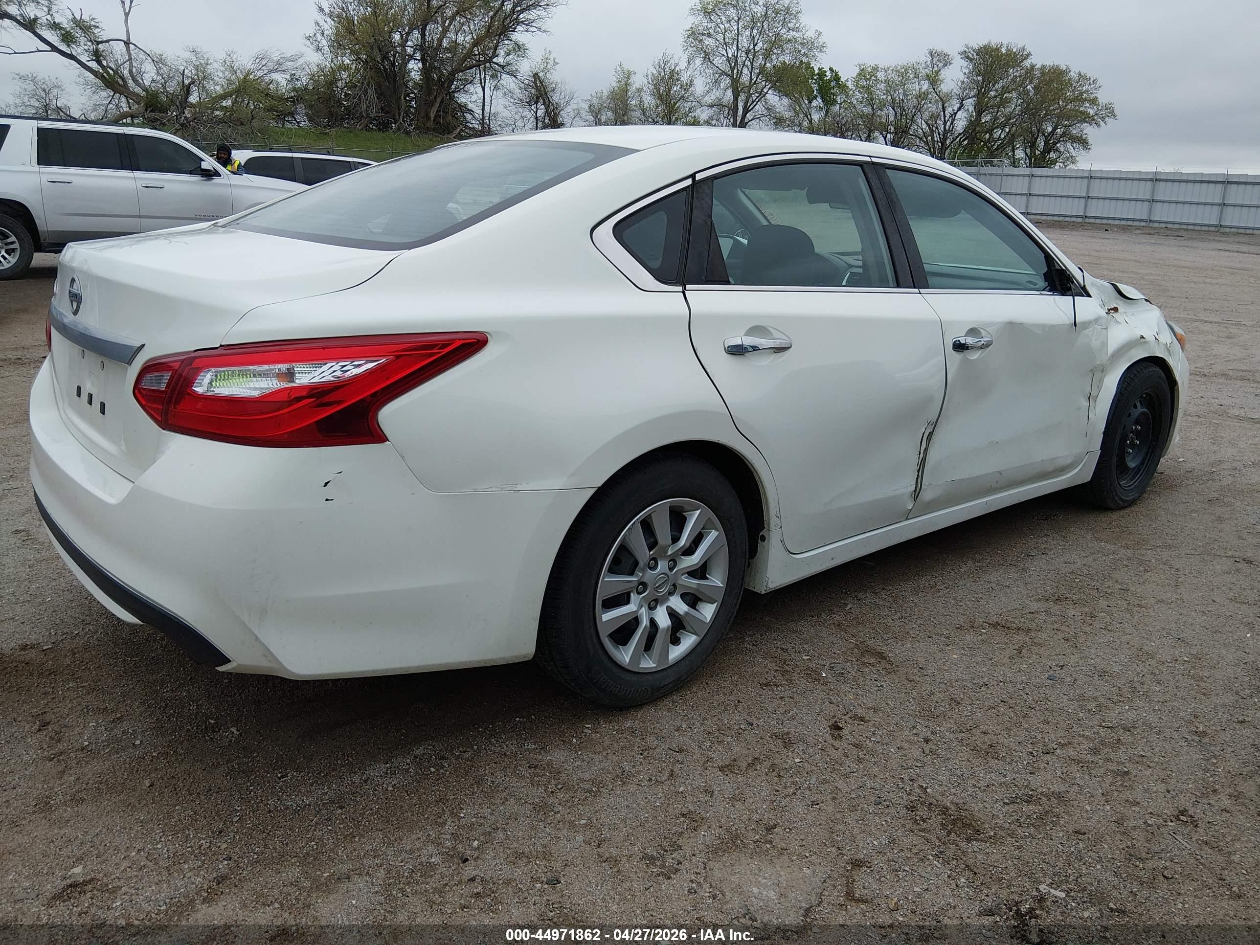NISSAN ALTIMA image 4