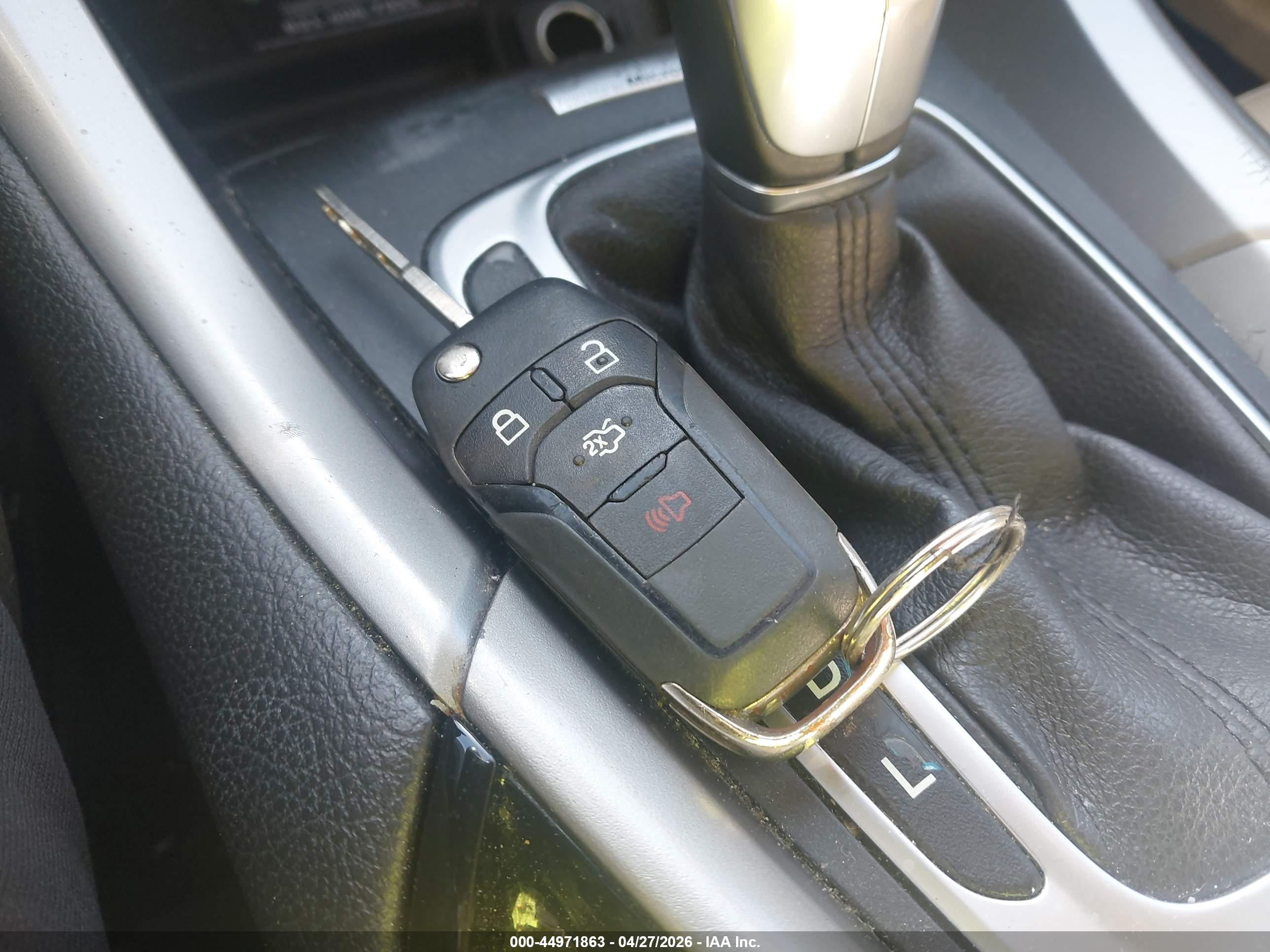 FORD FUSION image 11