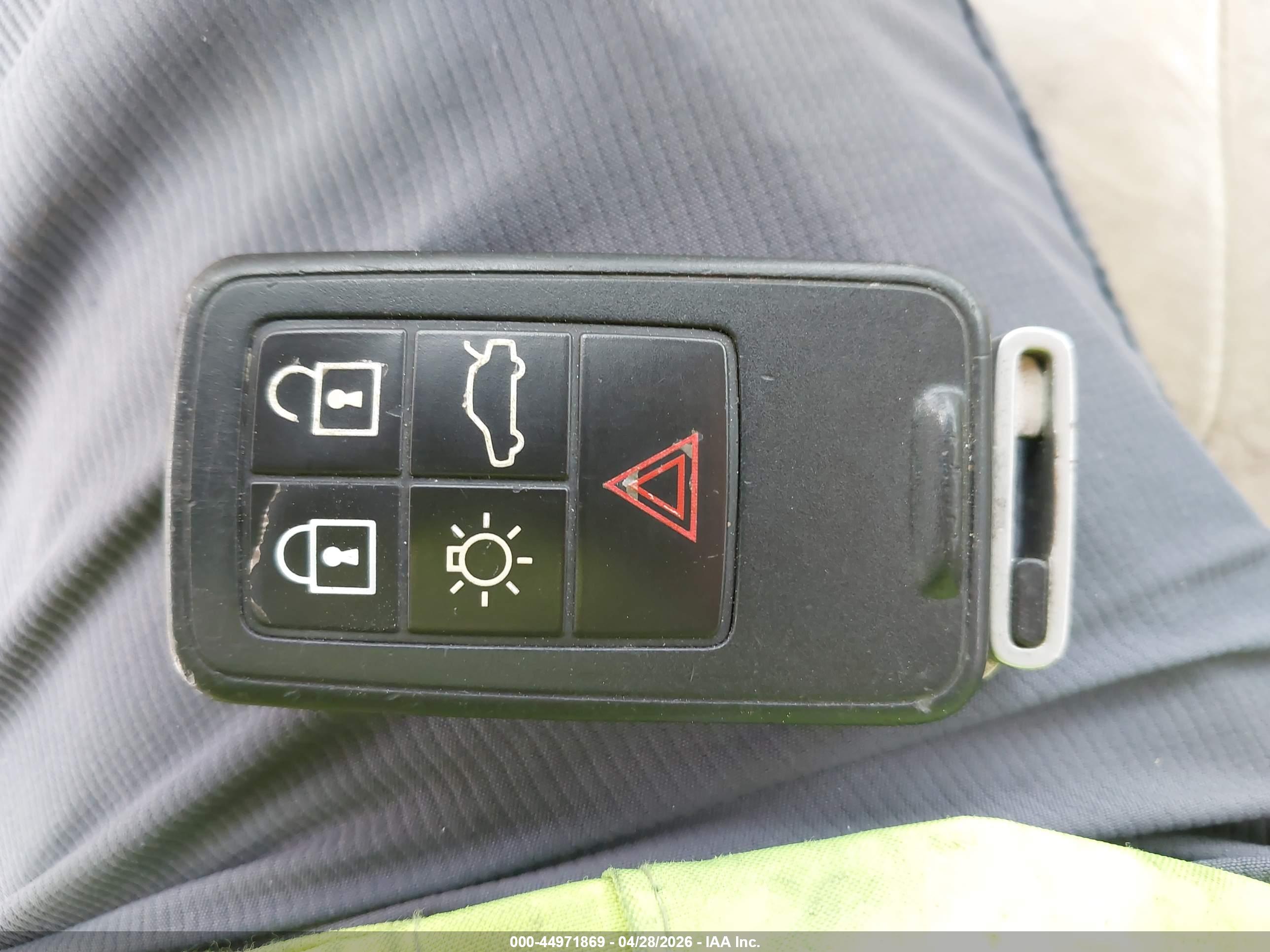 VOLVO XC60 image 11