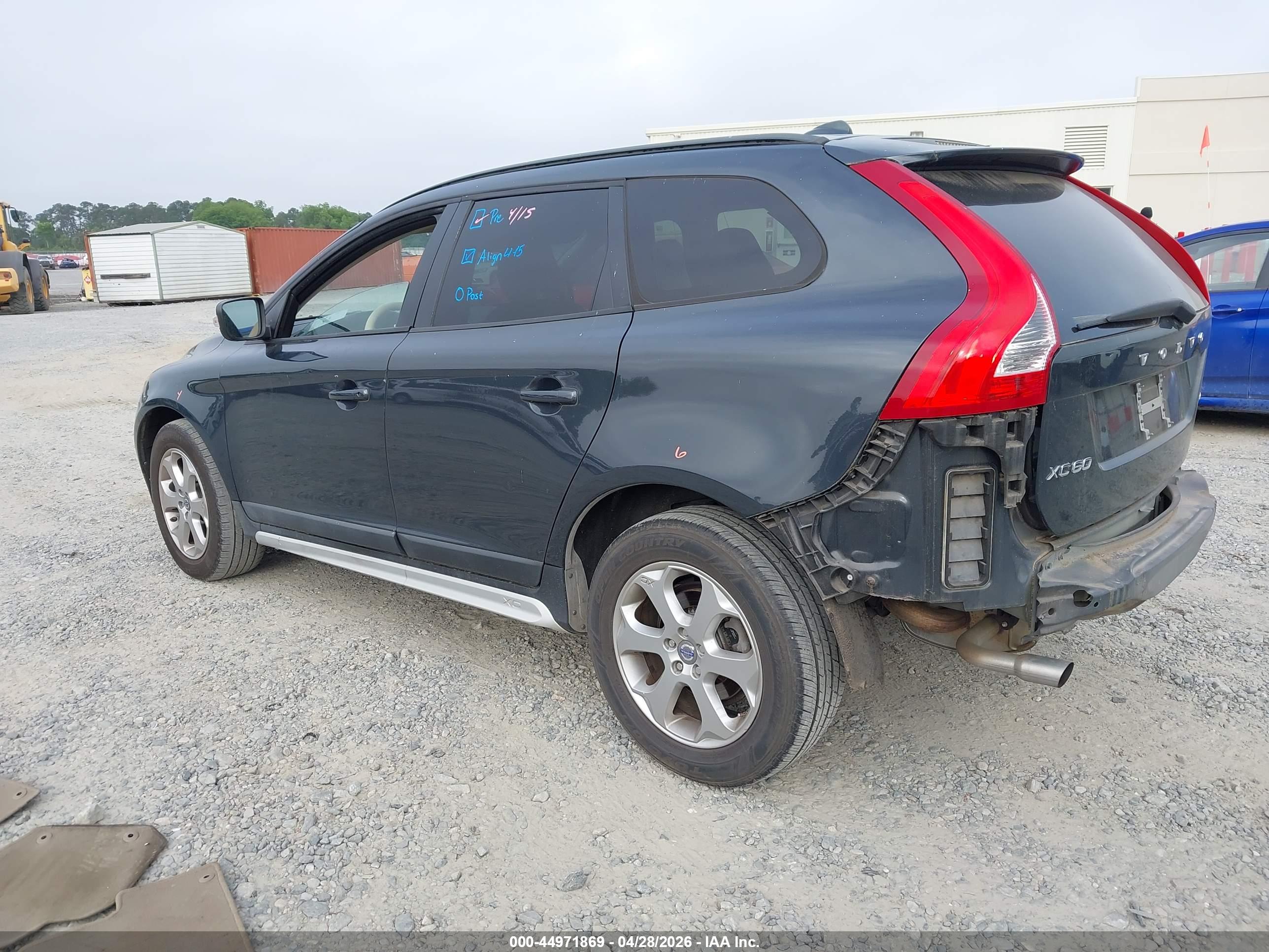 VOLVO XC60 image 3