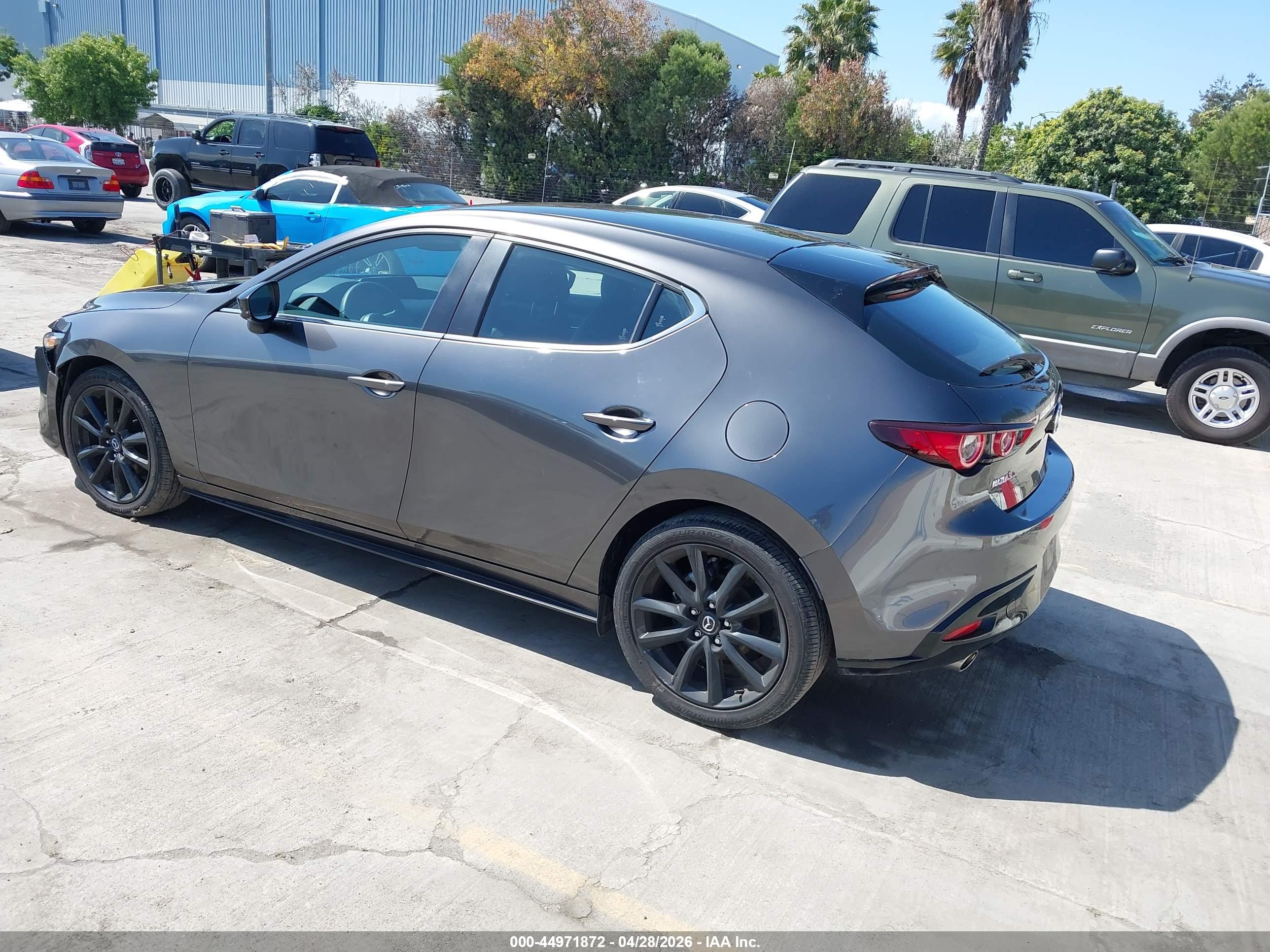 MAZDA MAZDA3 image 3