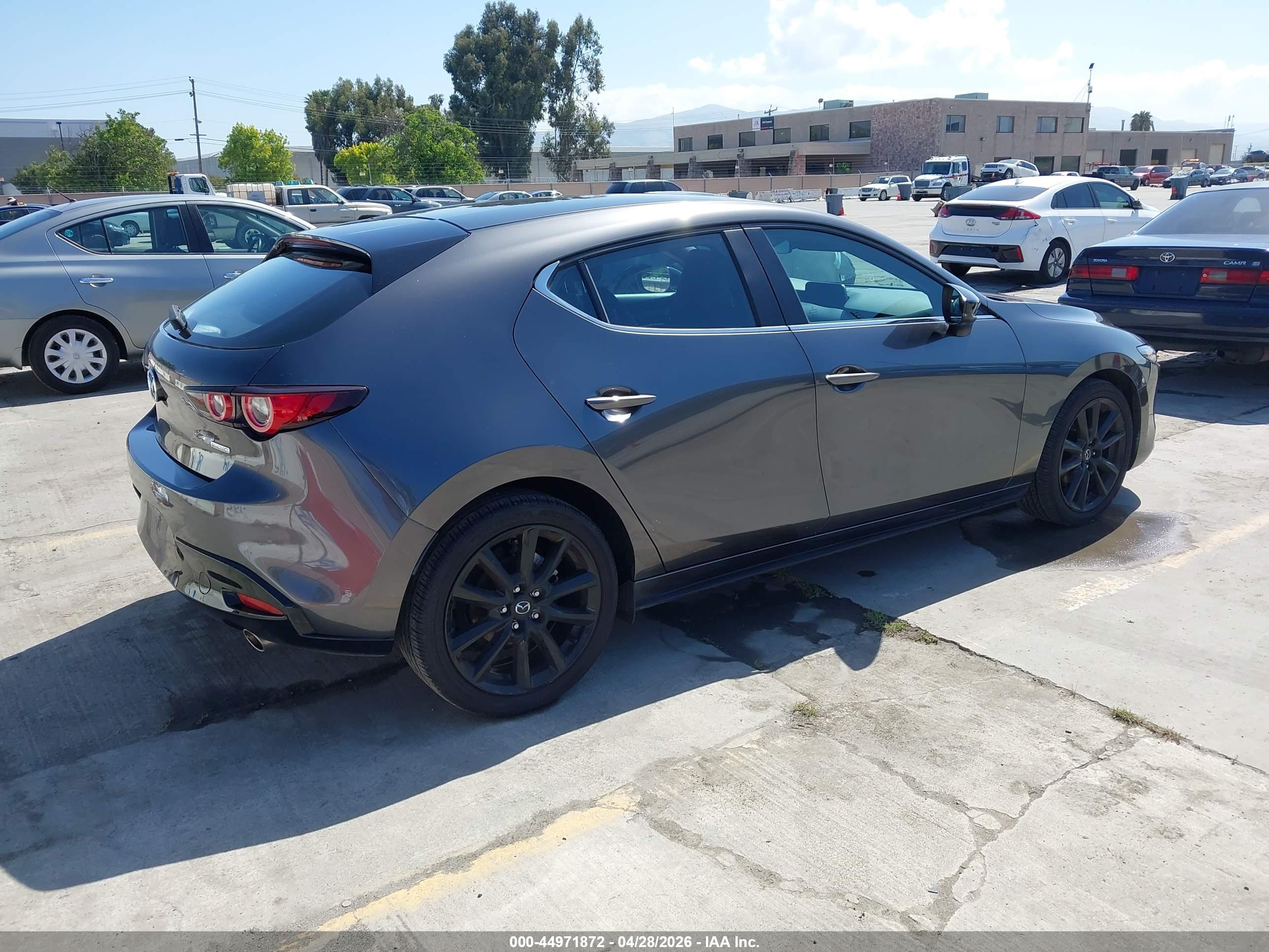 MAZDA MAZDA3 image 4