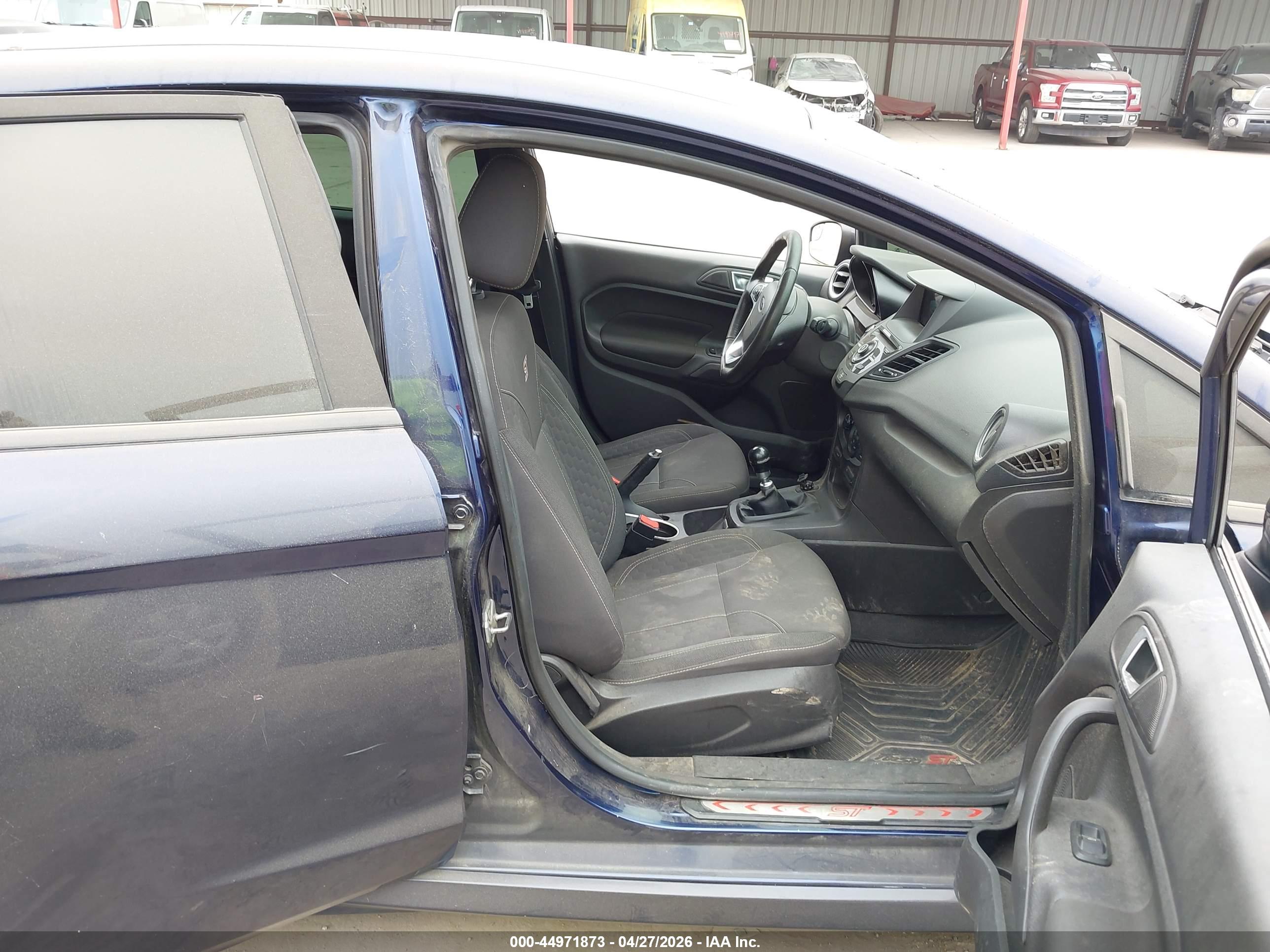 FORD FIESTA image 5
