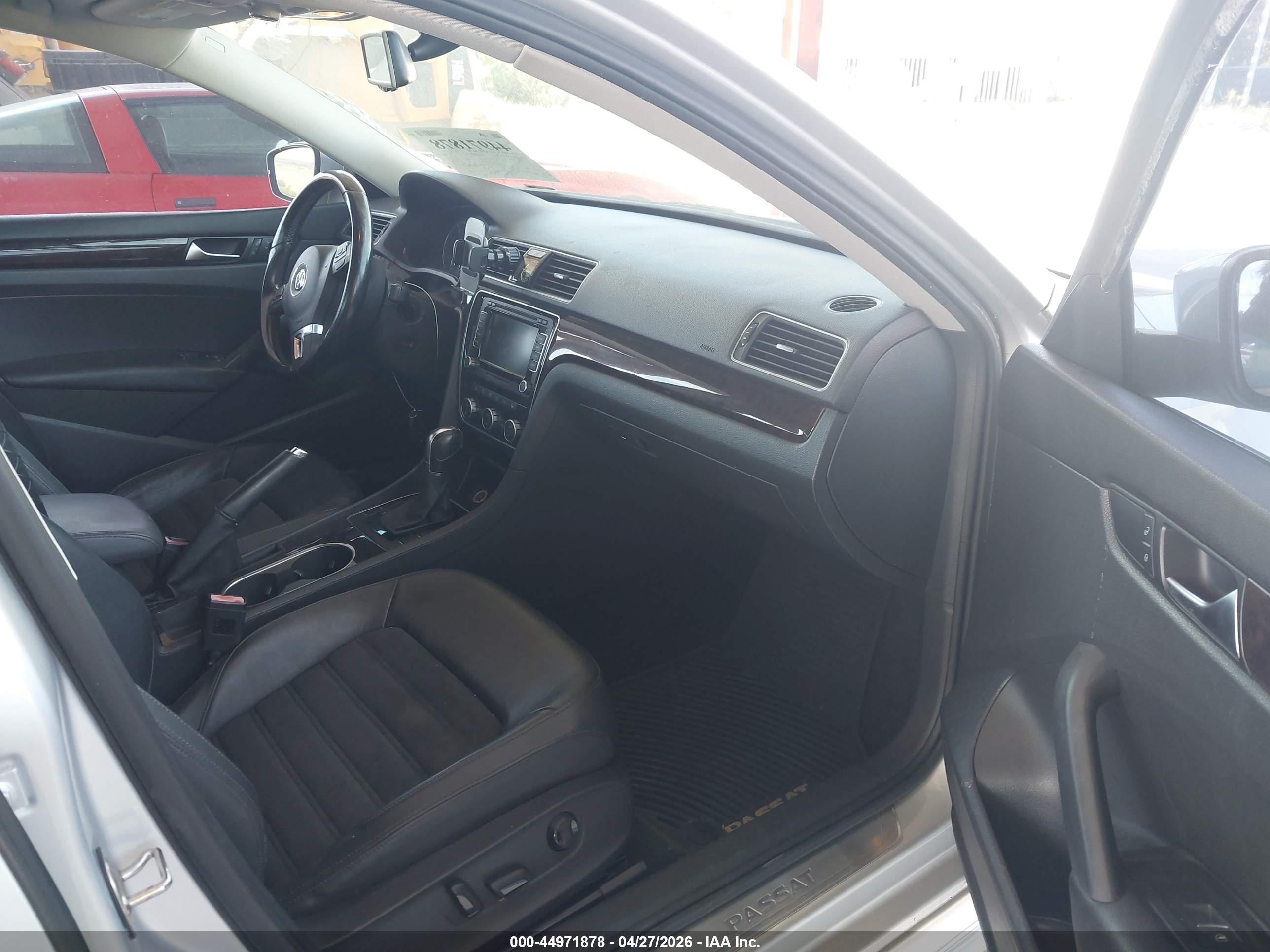 VOLKSWAGEN PASSAT image 5