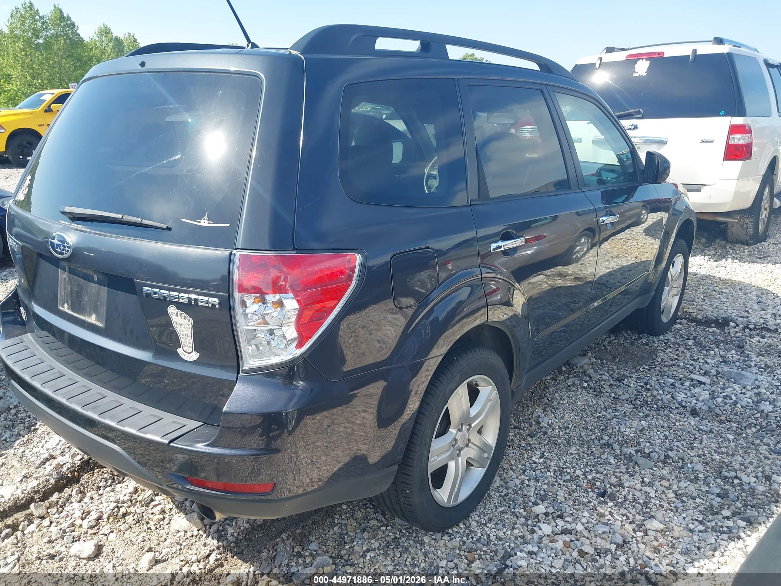 SUBARU FORESTER image 4