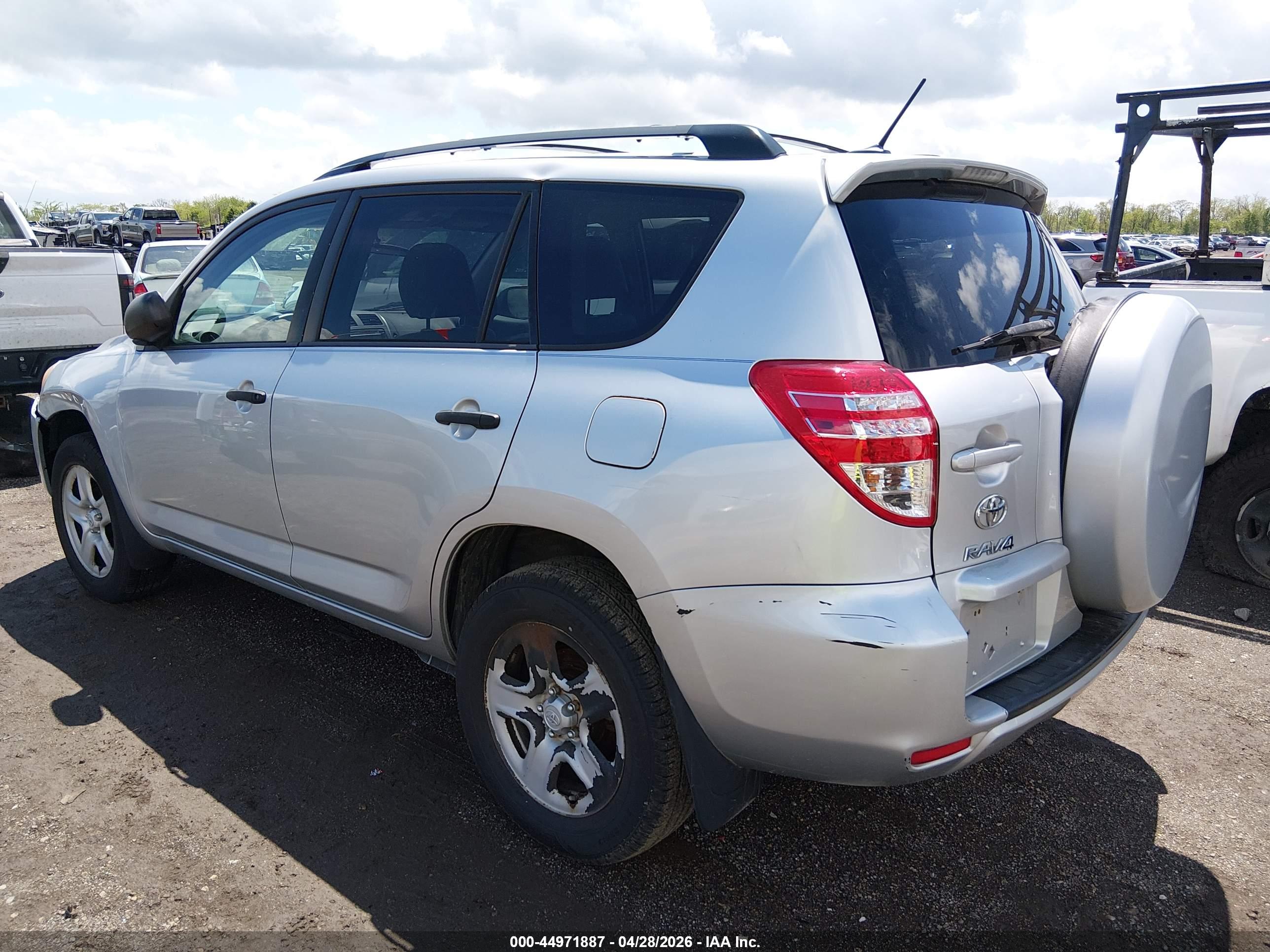 TOYOTA RAV4 image 3