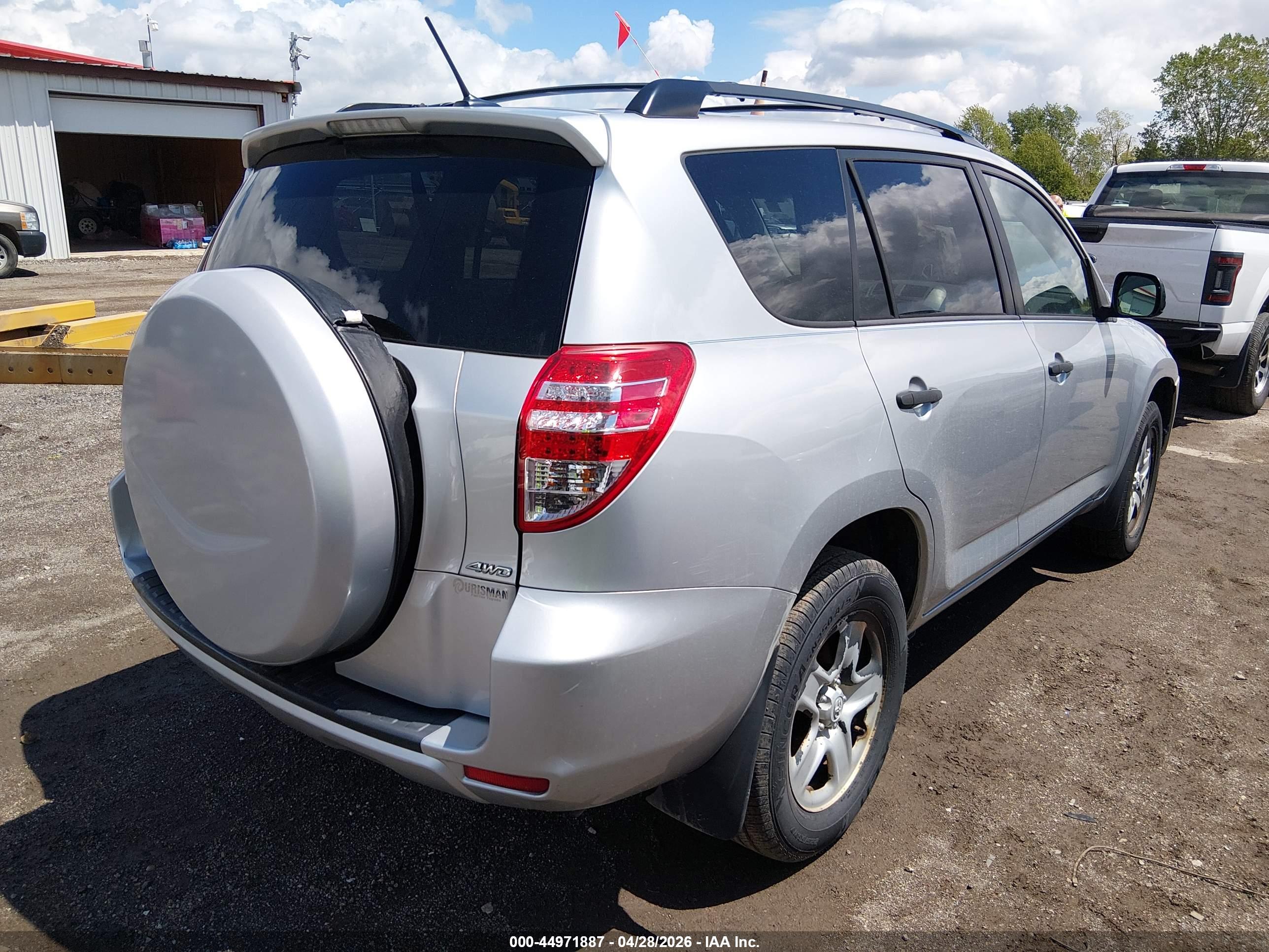 TOYOTA RAV4 image 4