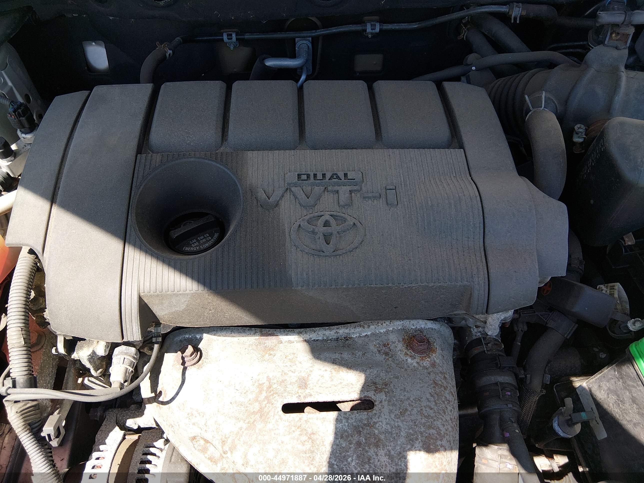 TOYOTA RAV4 image 6