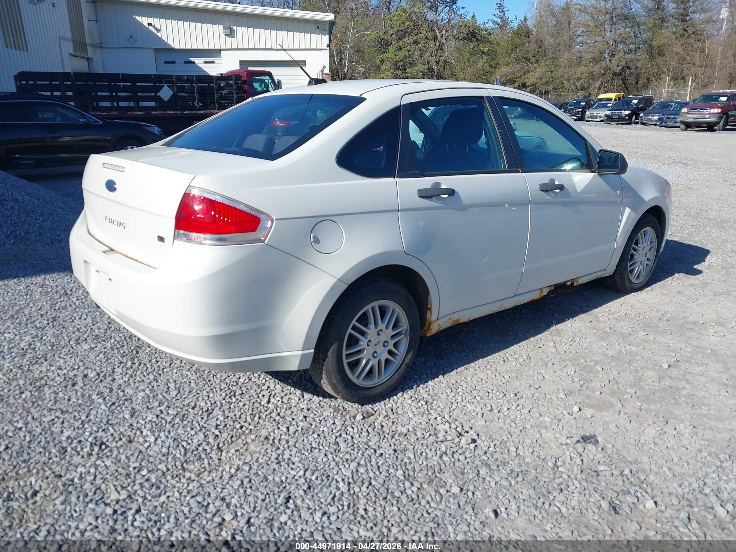 FORD FOCUS image 4