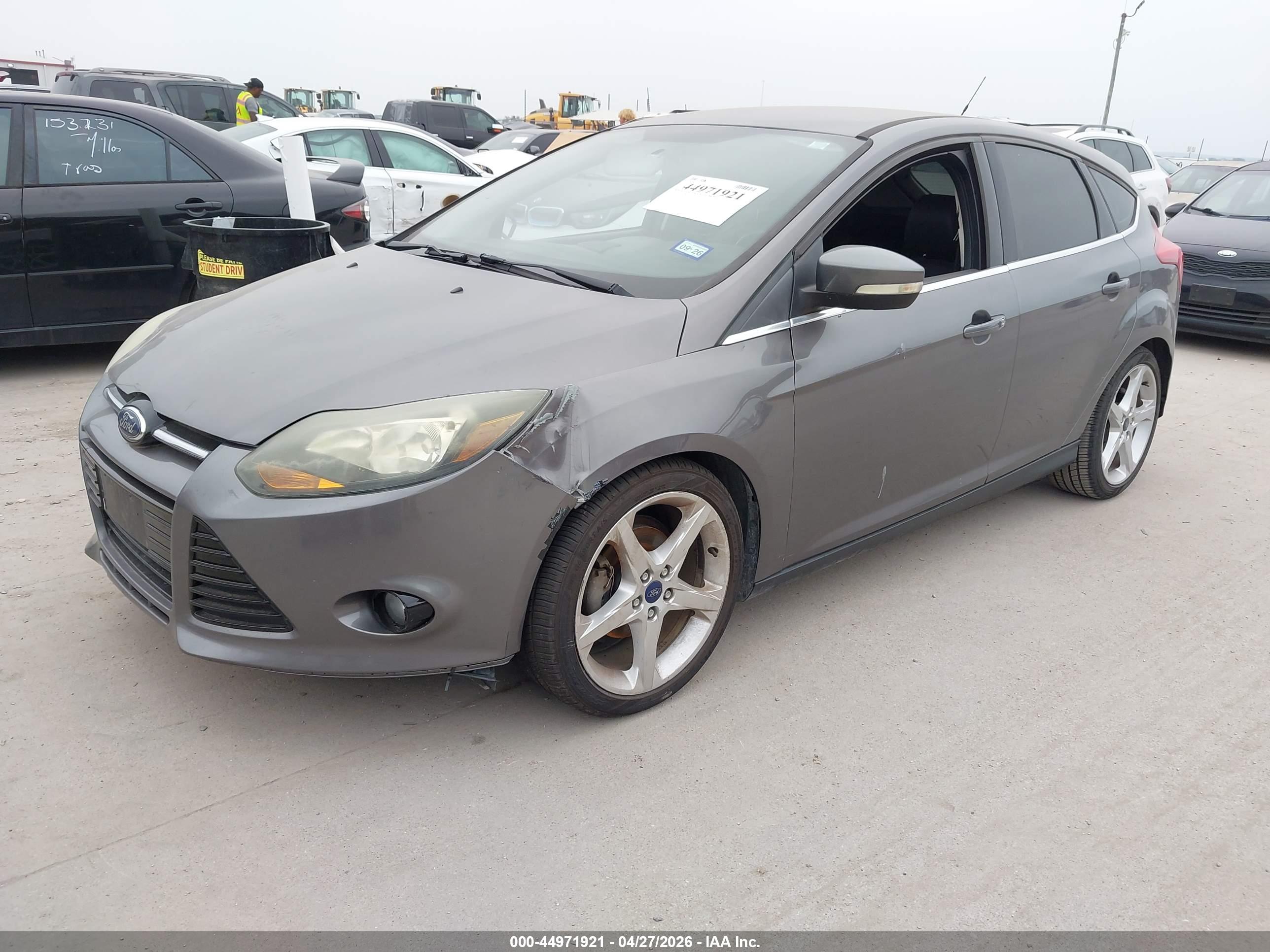 FORD FOCUS image 2