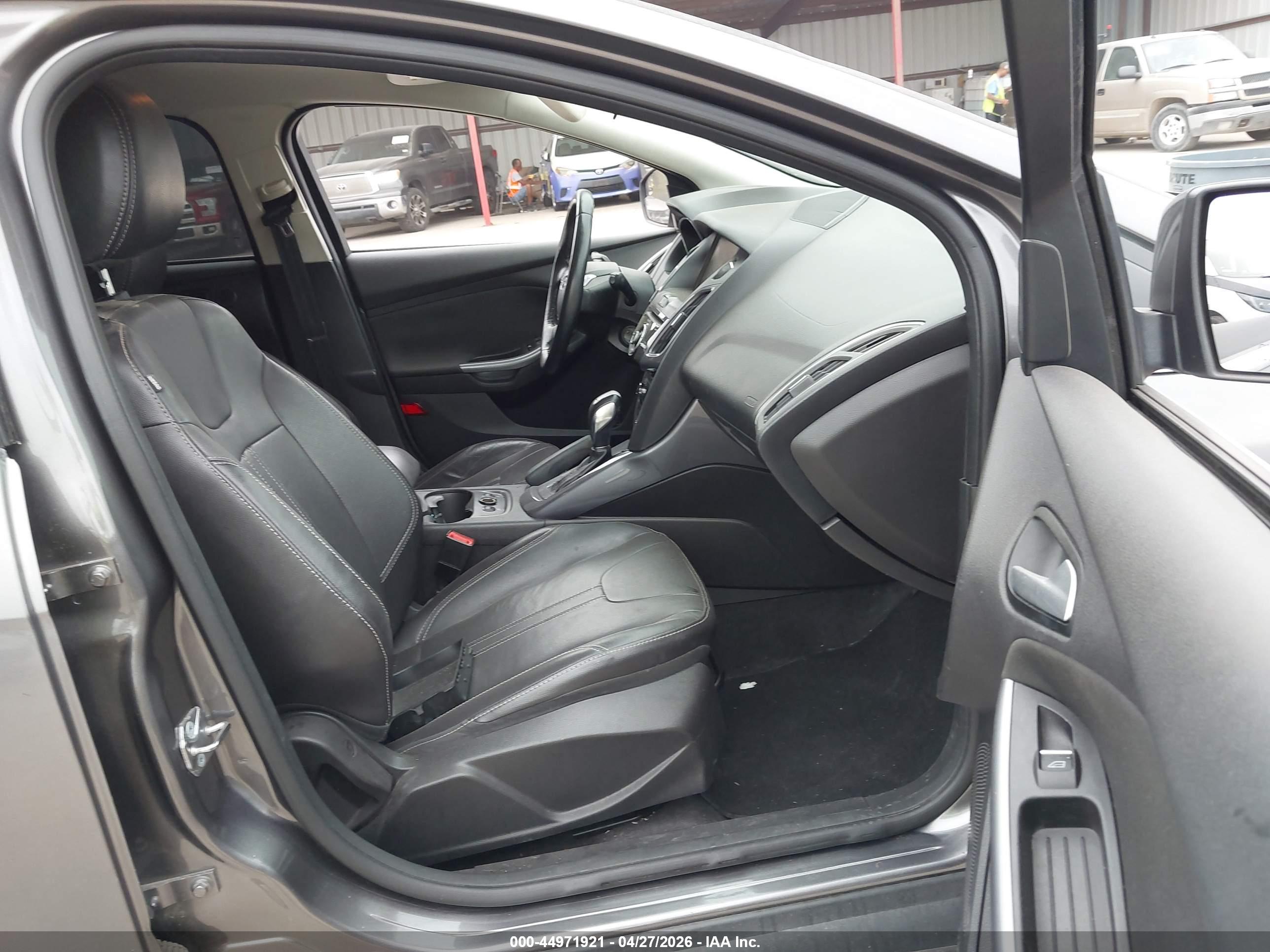 FORD FOCUS image 5