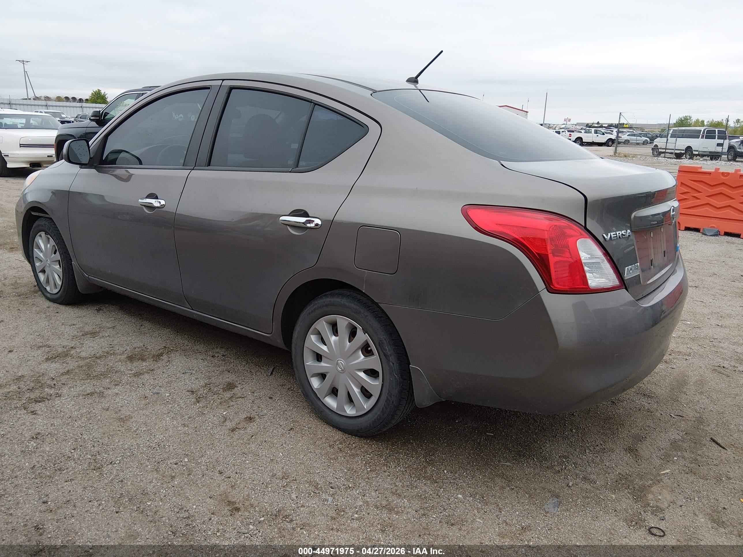 NISSAN VERSA image 3