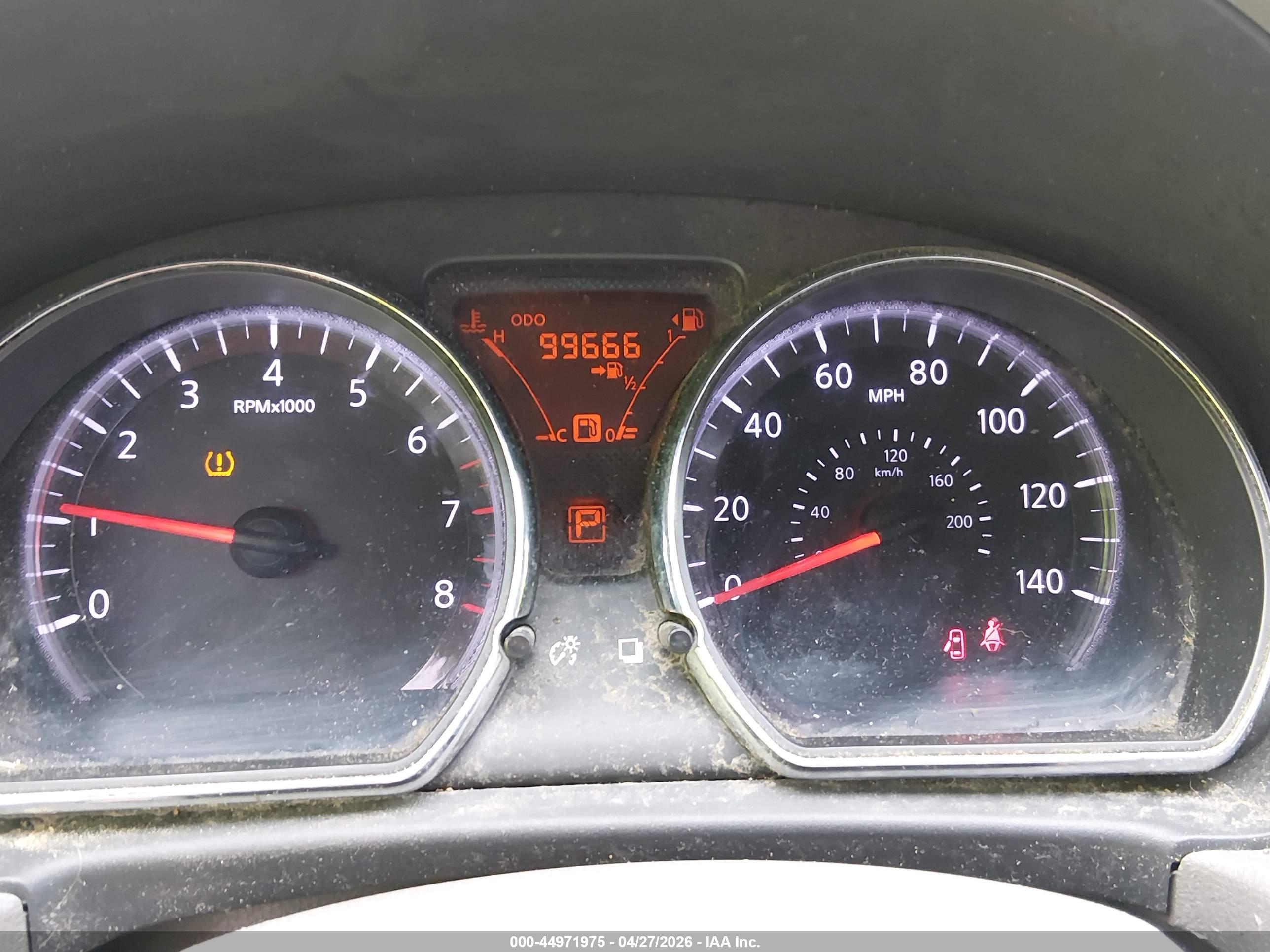NISSAN VERSA image 7