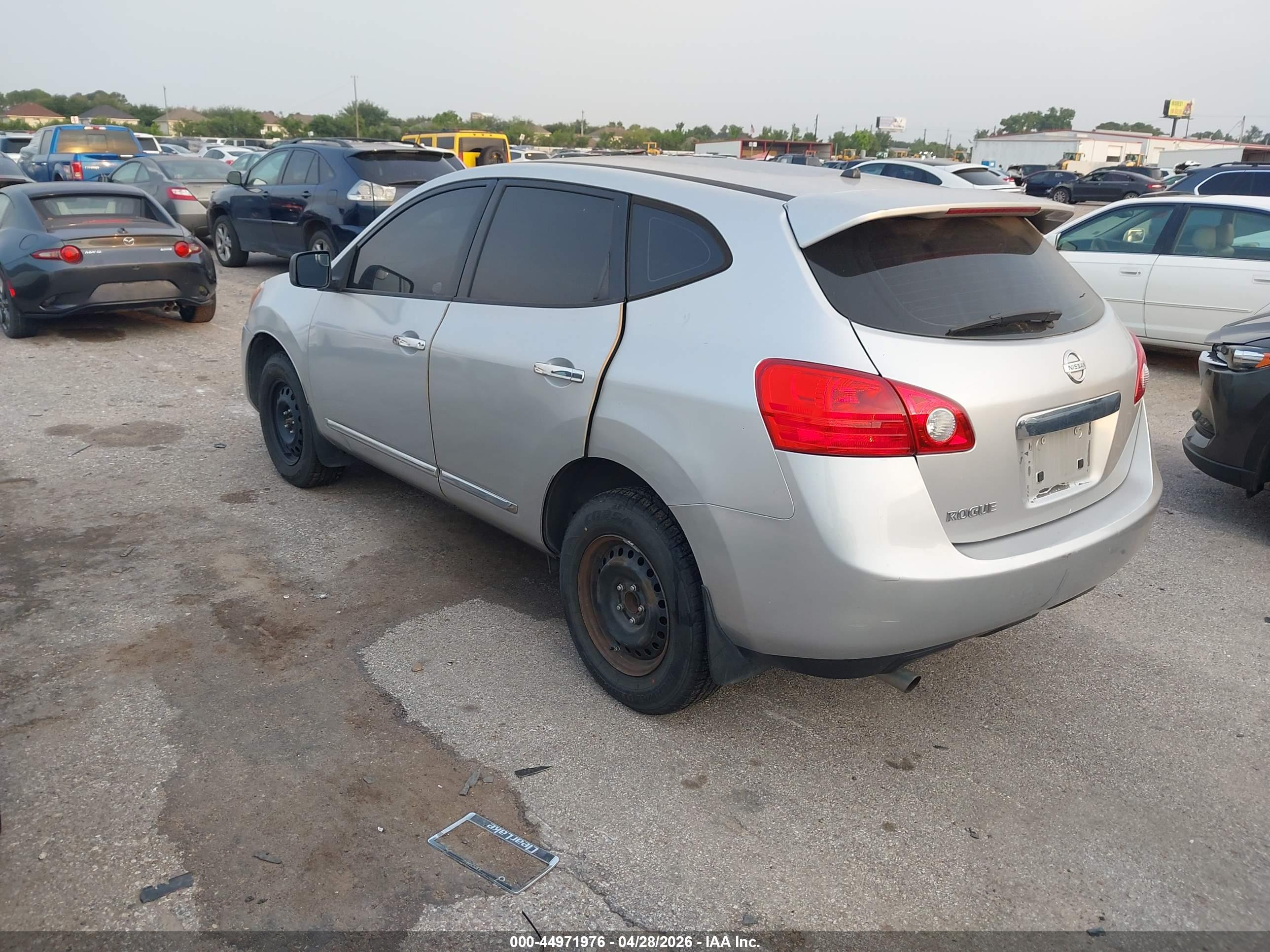 NISSAN ROGUE image 3