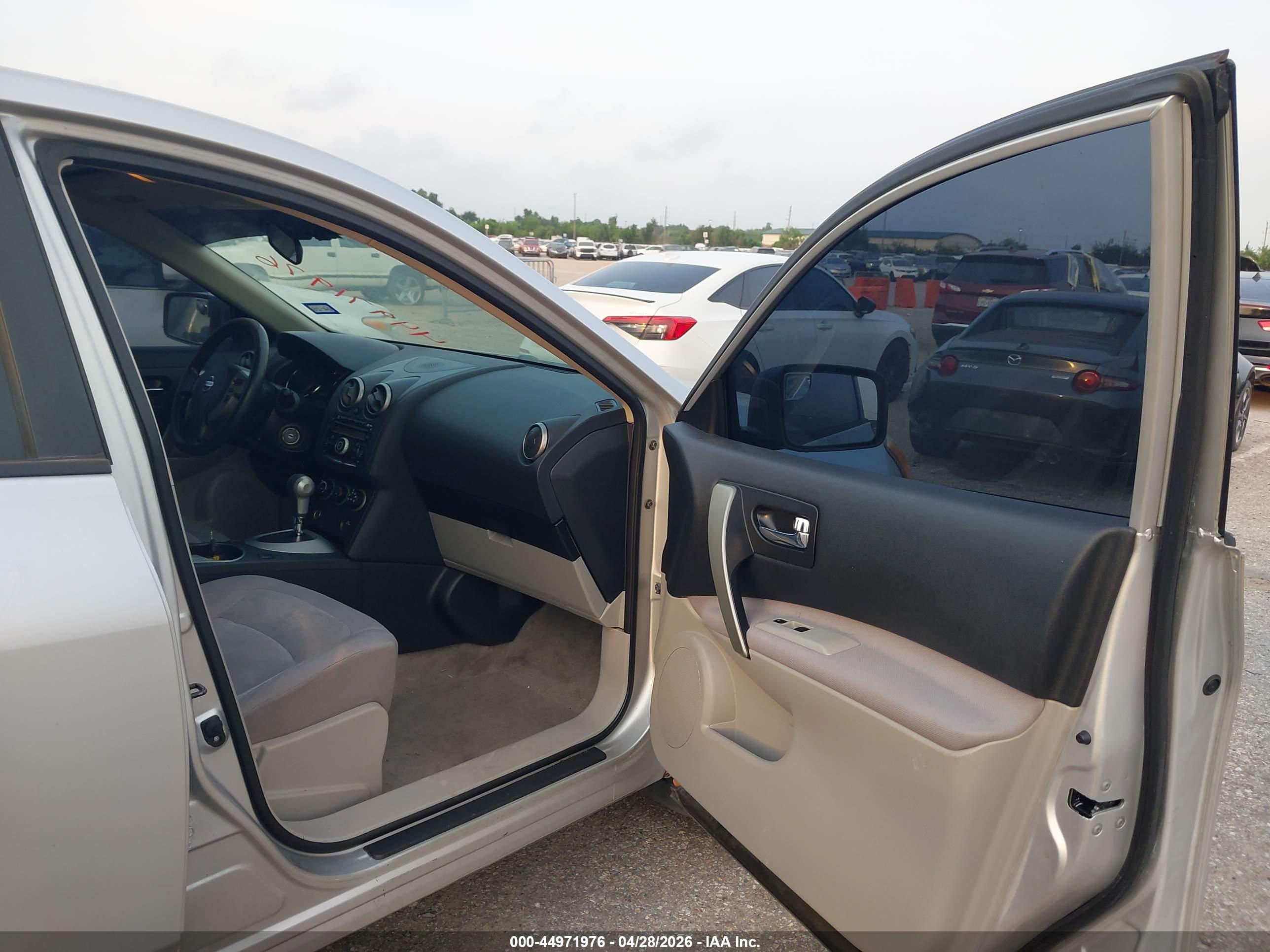 NISSAN ROGUE image 5
