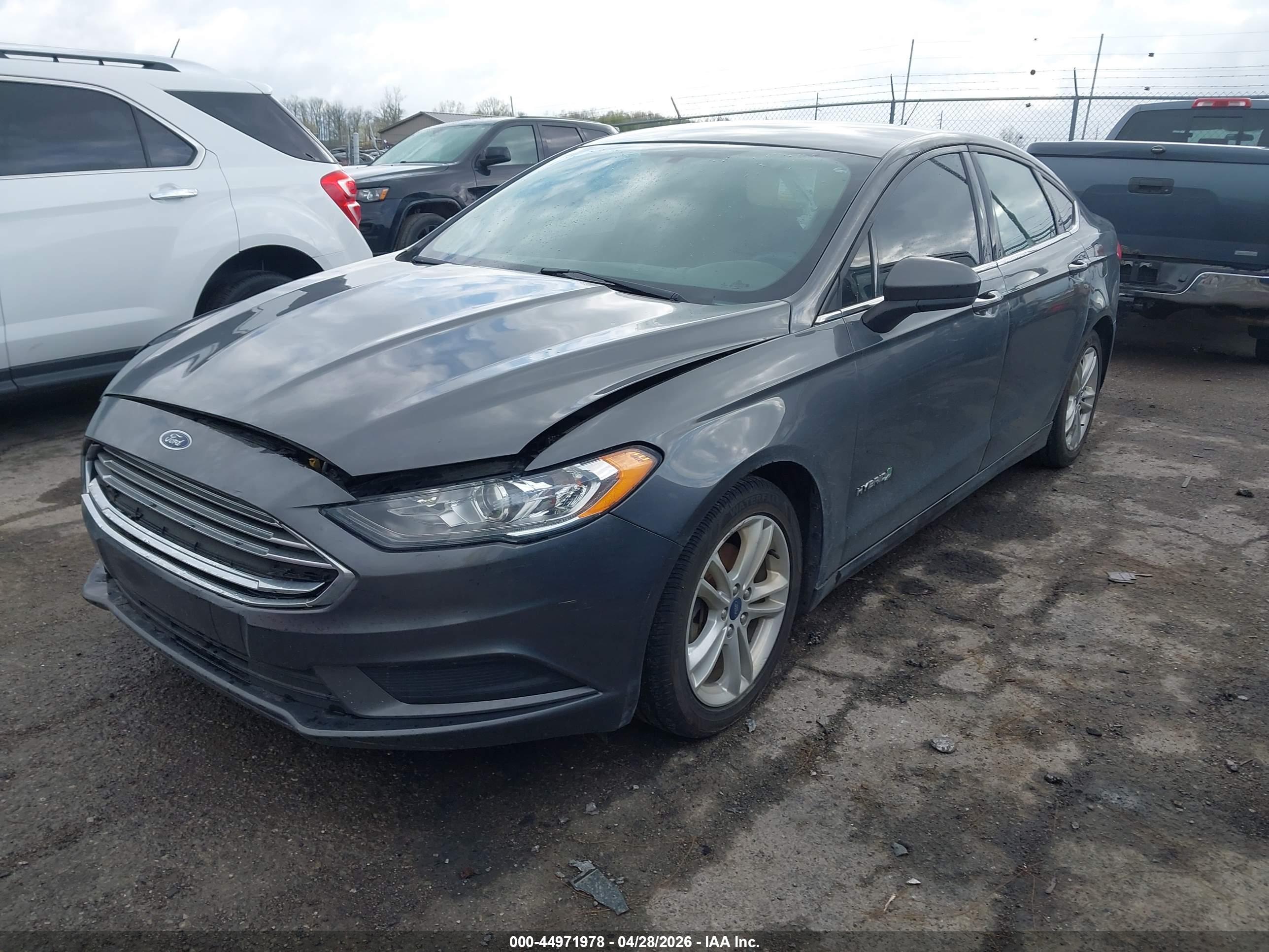 FORD FUSION image 2