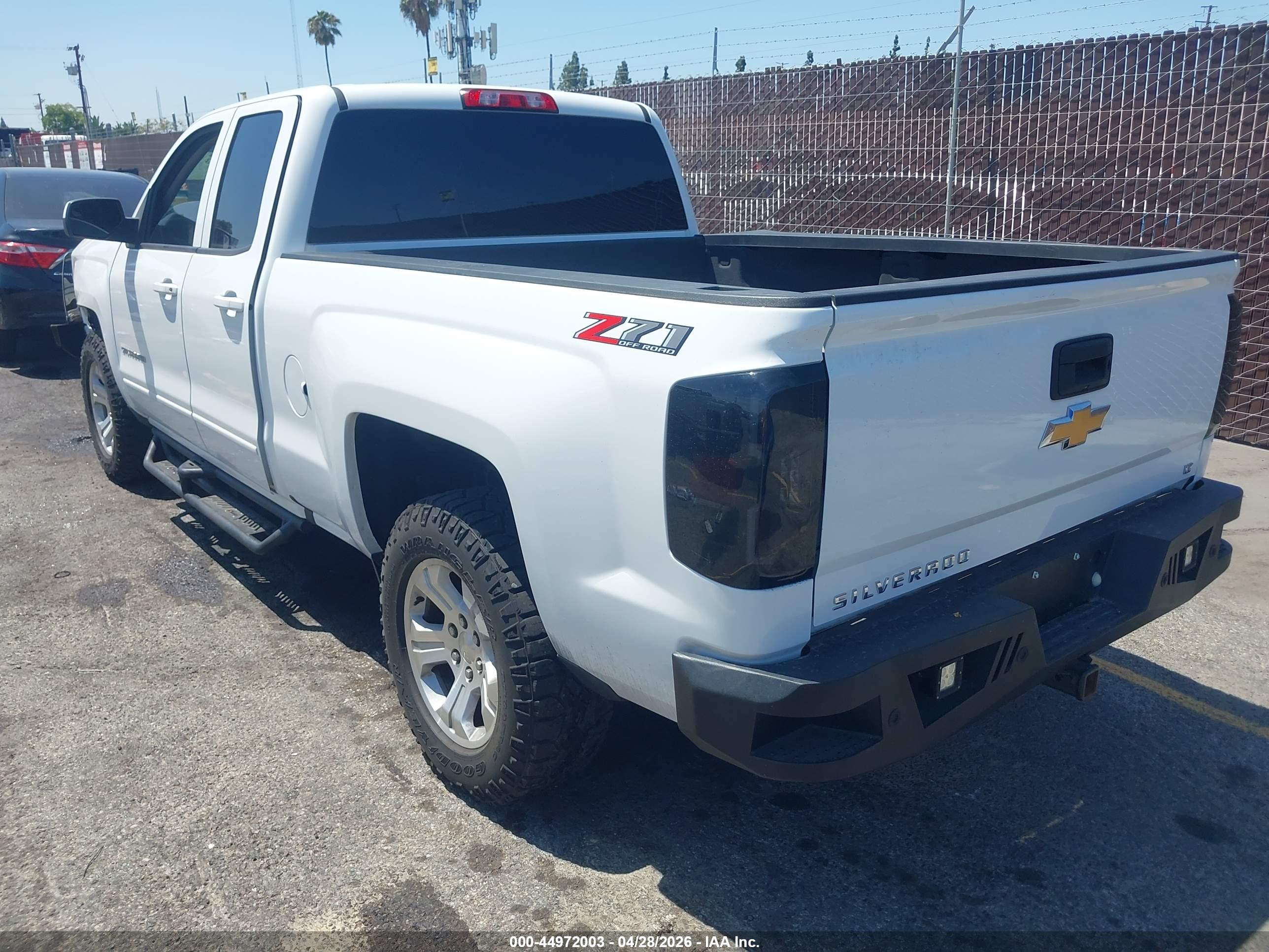 CHEVROLET SILVERADO image 3