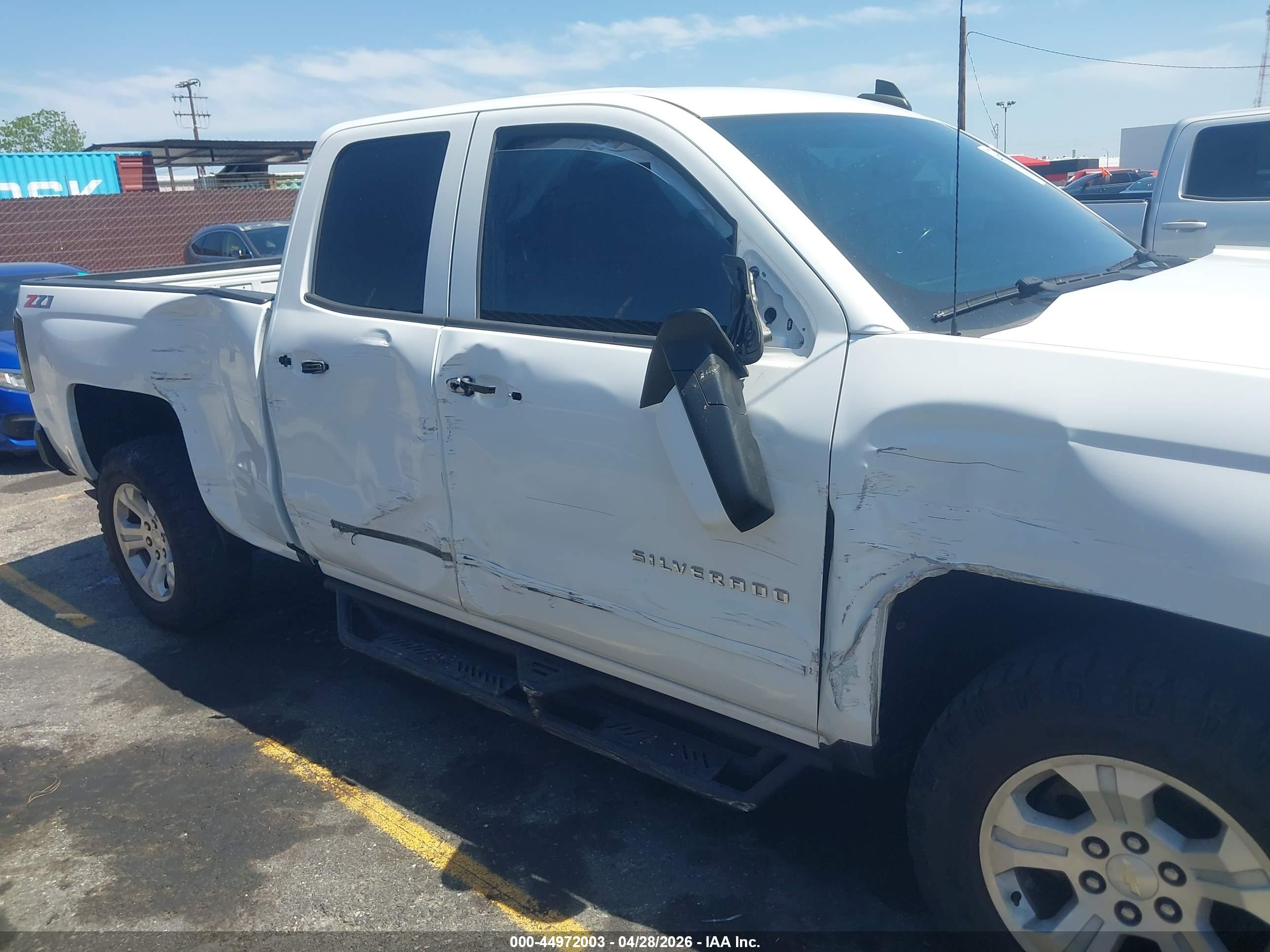 CHEVROLET SILVERADO image 6